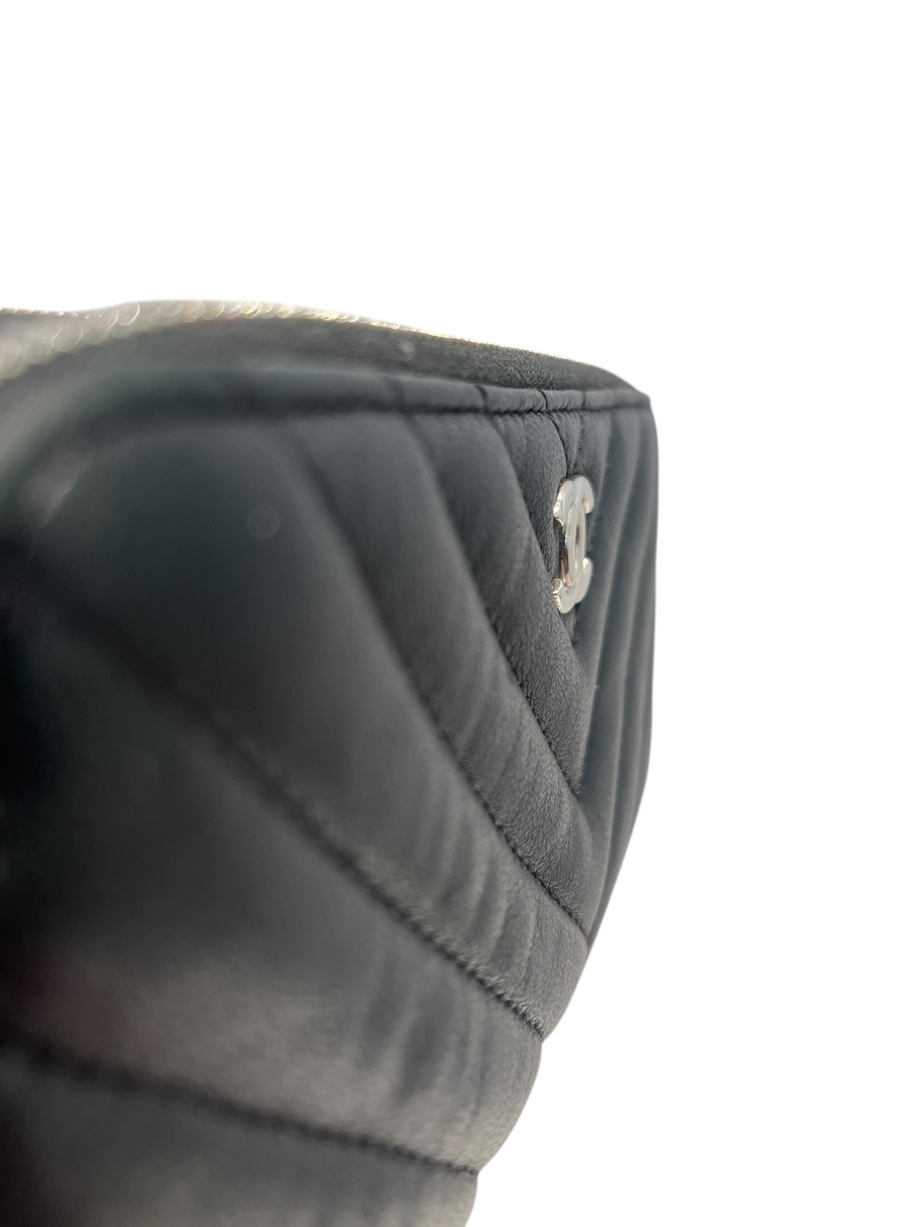CHANEL/Cross Body Bag/Leather/BLK/CHEVERON STUDDED CLUTCH view 7