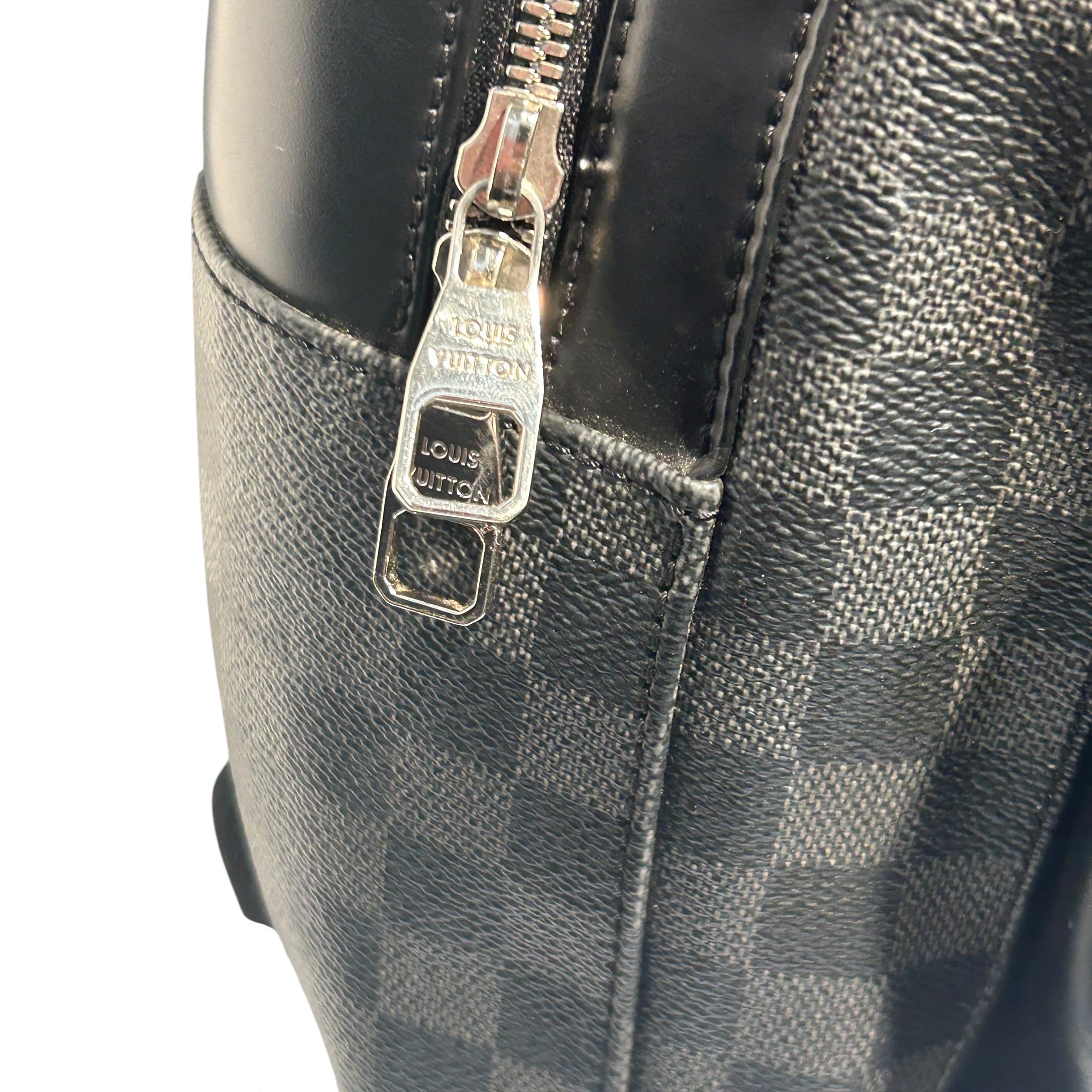 LOUIS VUITTON/Backpack/Monogram/BLK/Graphite Backpack view 3