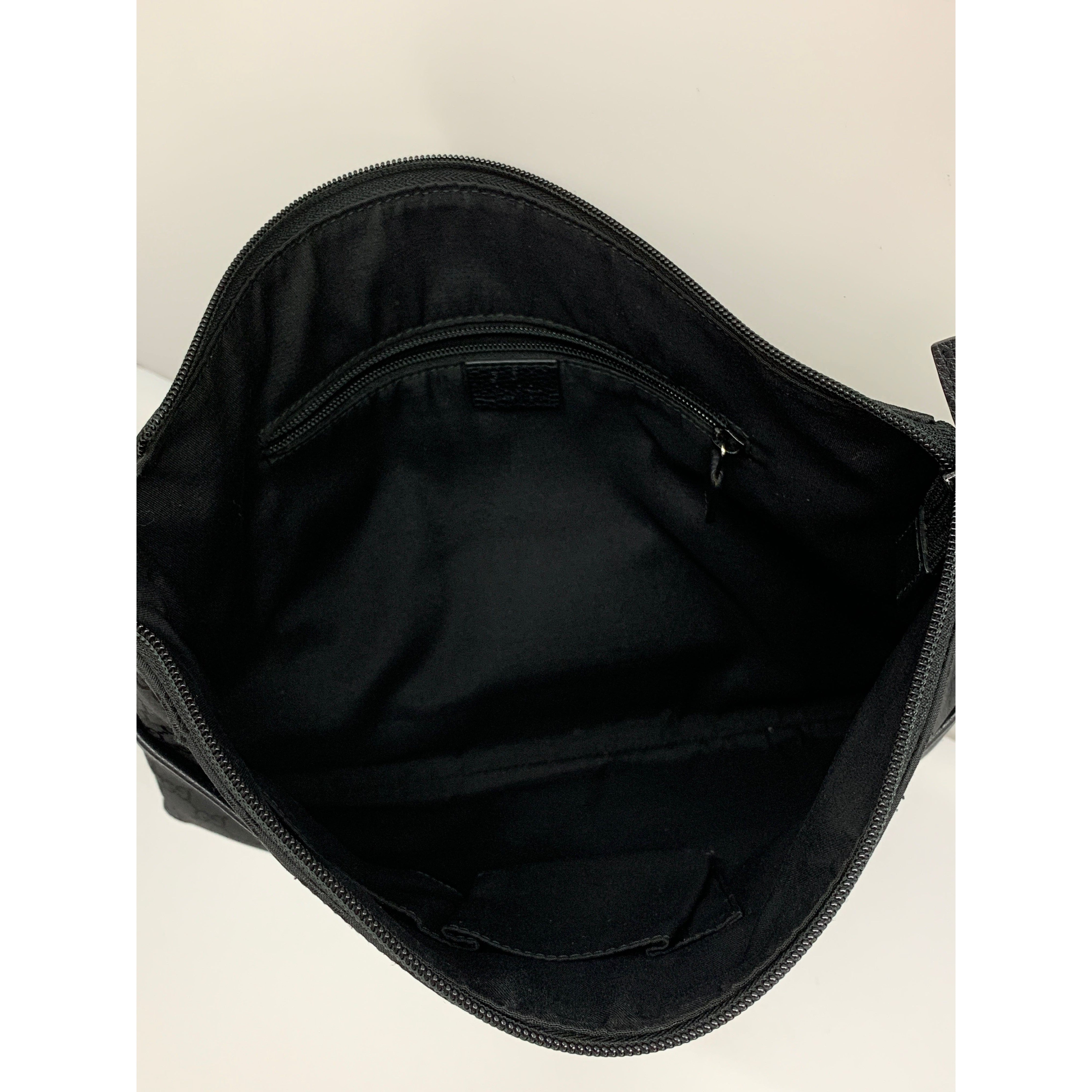 GUCCI/Cross Body Bag/Black/Cotton/Monogram/374411 F6BKR 1000 view 4