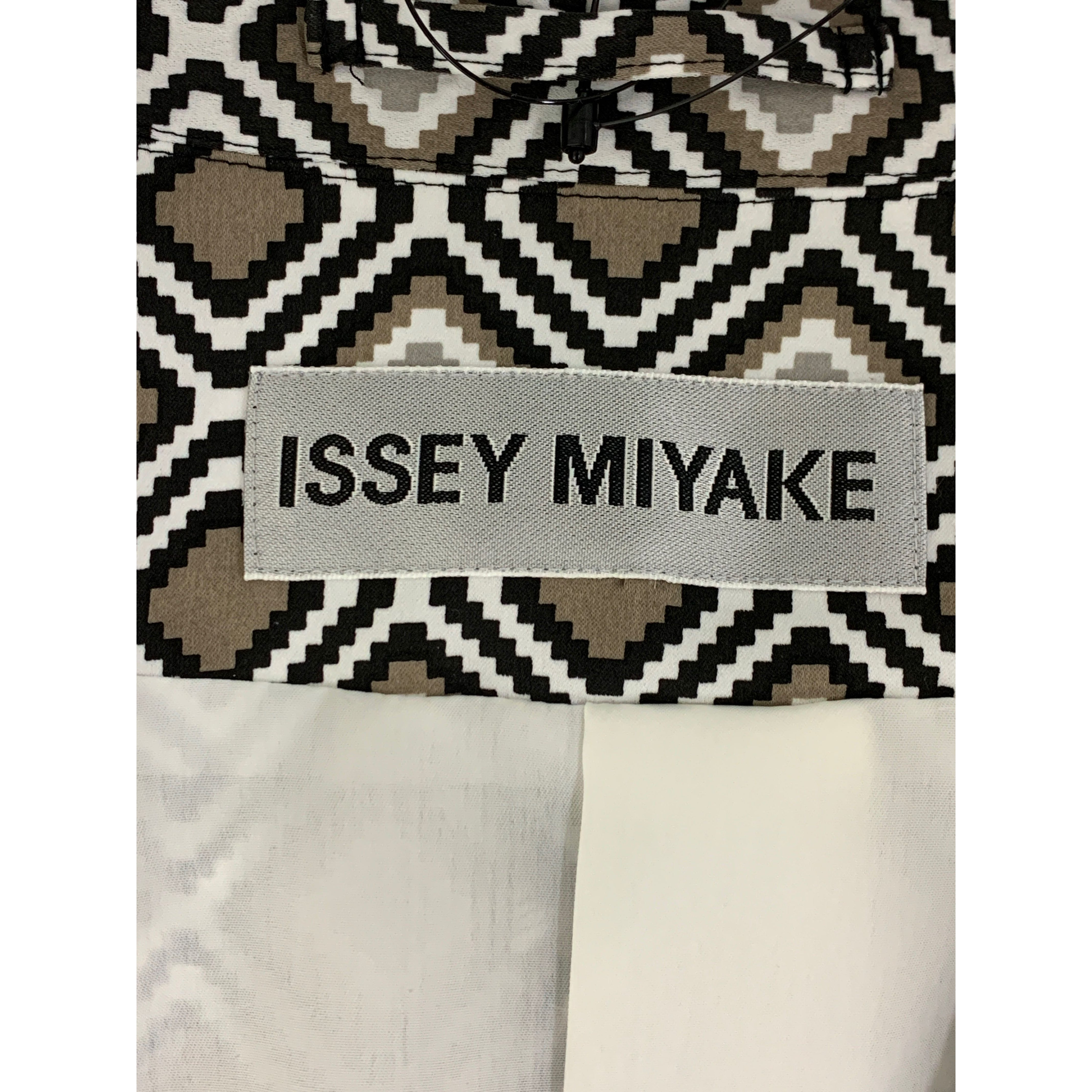 ISSEY MIYAKE/Jacket/2/Beige/IM71-FD044 view 3