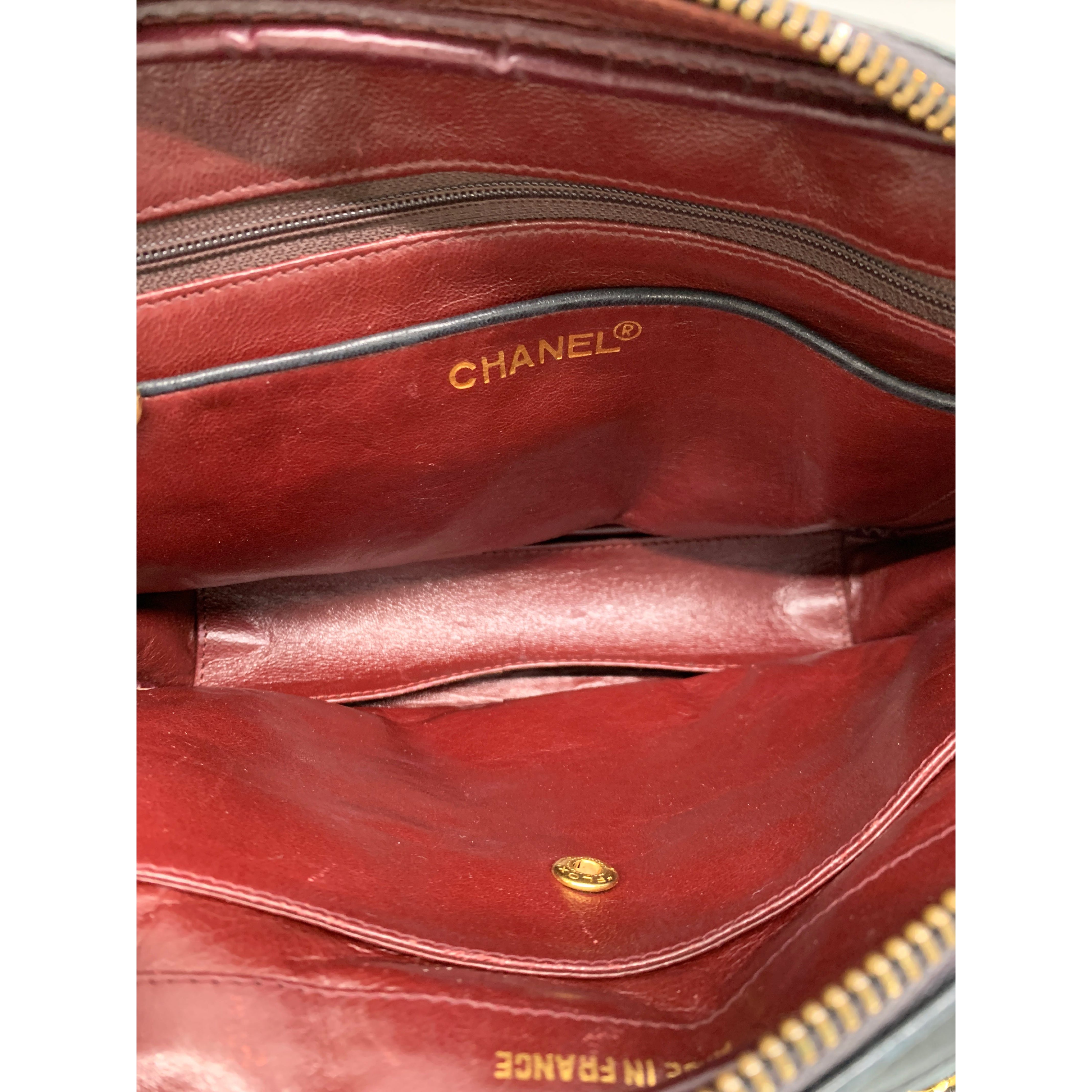CHANEL/Cross Body Bag/Leather/Black/camera patch logo zip view 4