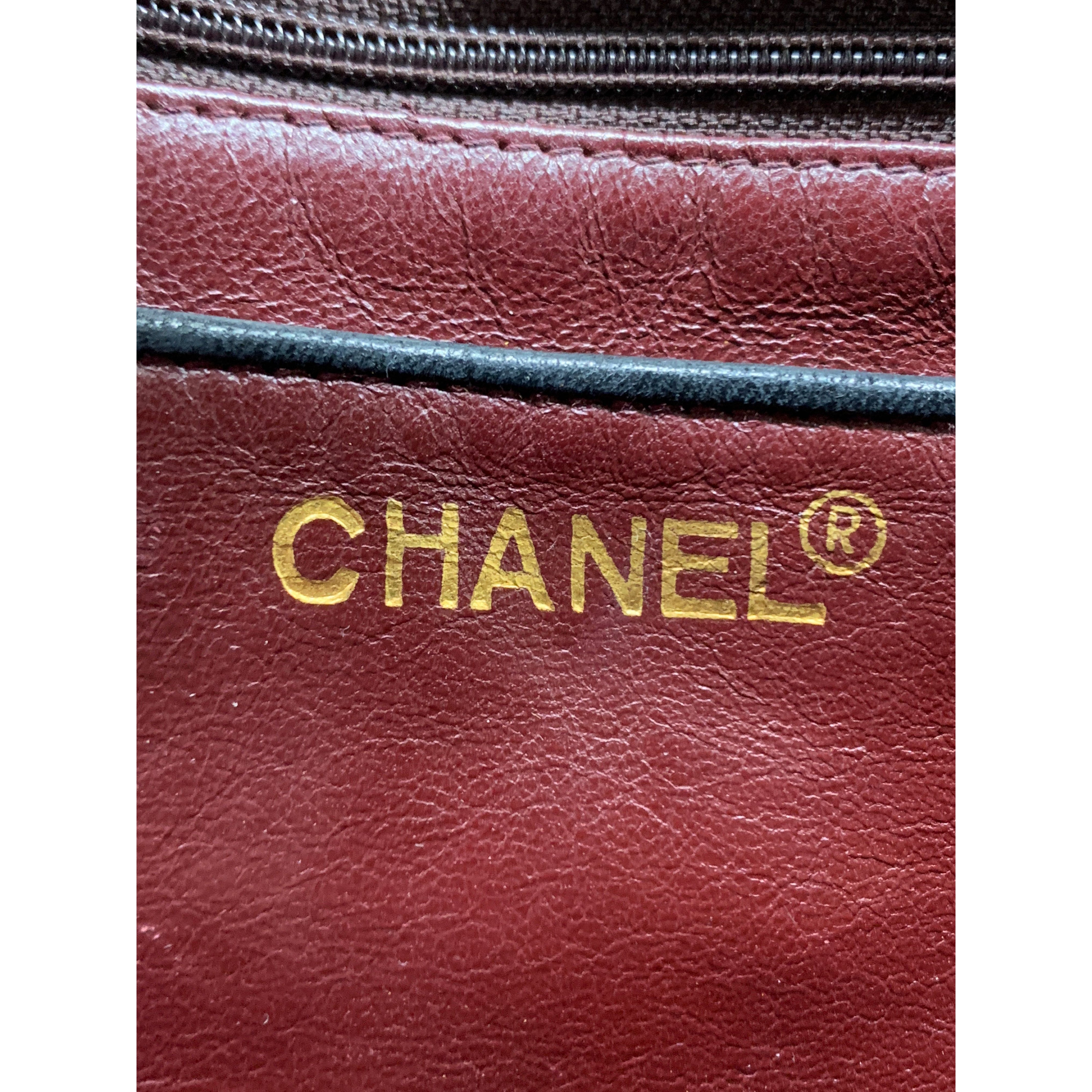 CHANEL/Cross Body Bag/Leather/Black/camera patch logo zip view 5