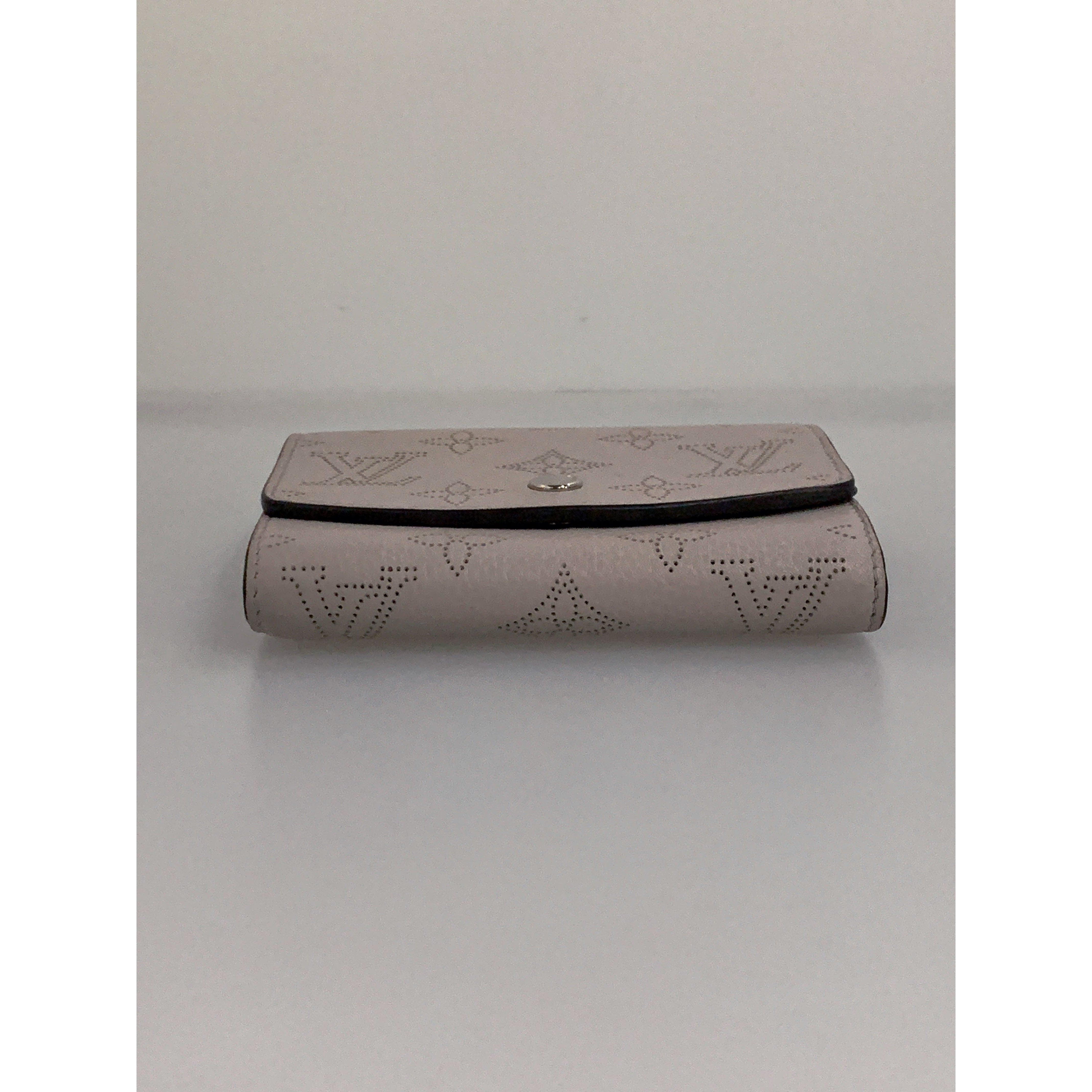 LOUIS VUITTON/Coin Wallet/White/Leather/PORTEFEUILLE IRIS COMPACT_MONOGRAM MAHINA/M62542 view 3