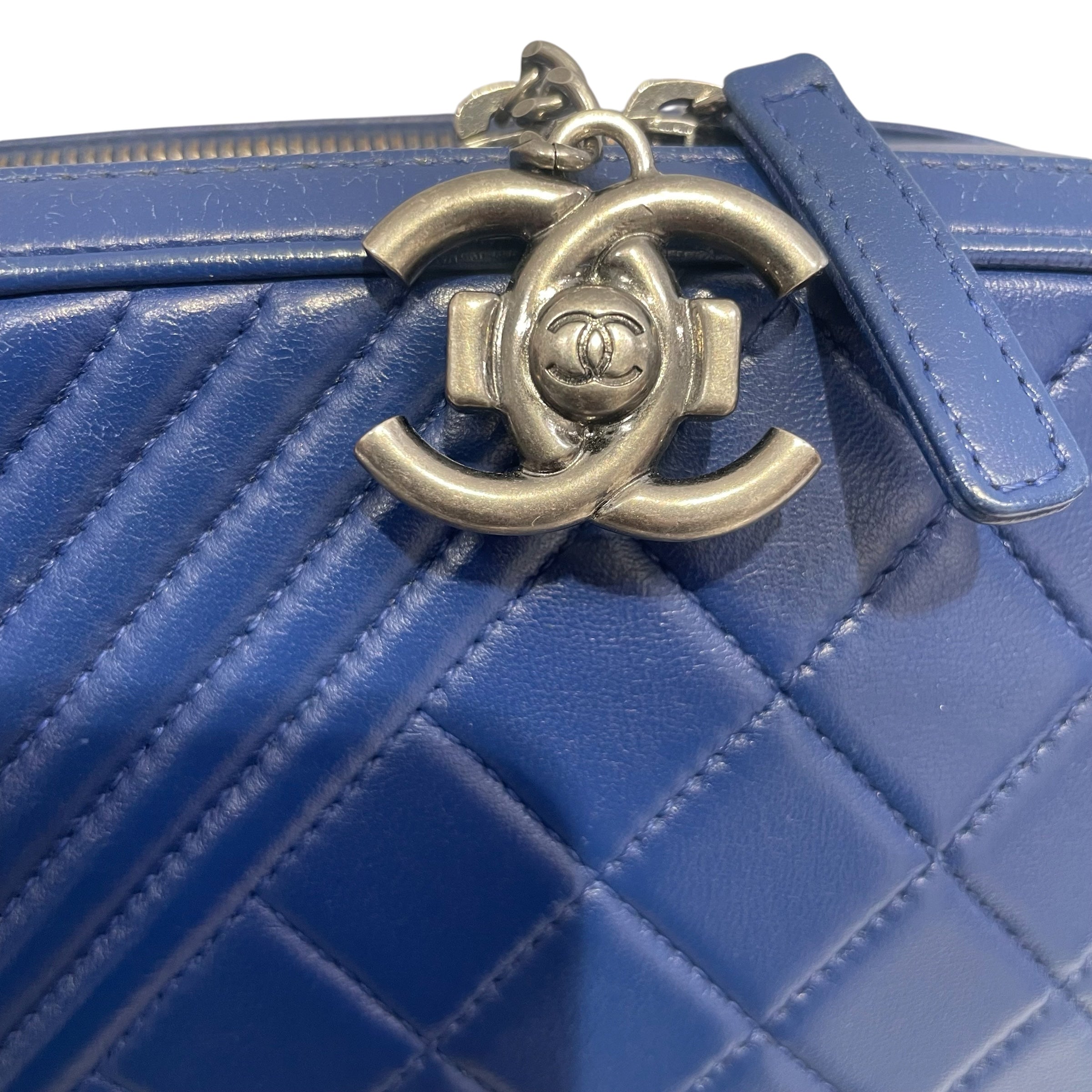 CHANEL/Cross Body Bag/Leather/NVY/fix view 3