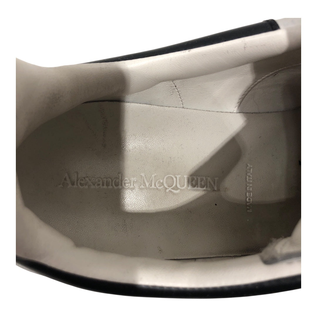 Alexander McQueen/Low-Sneakers/EU 44/WHT/oversized sneaker white black view 3