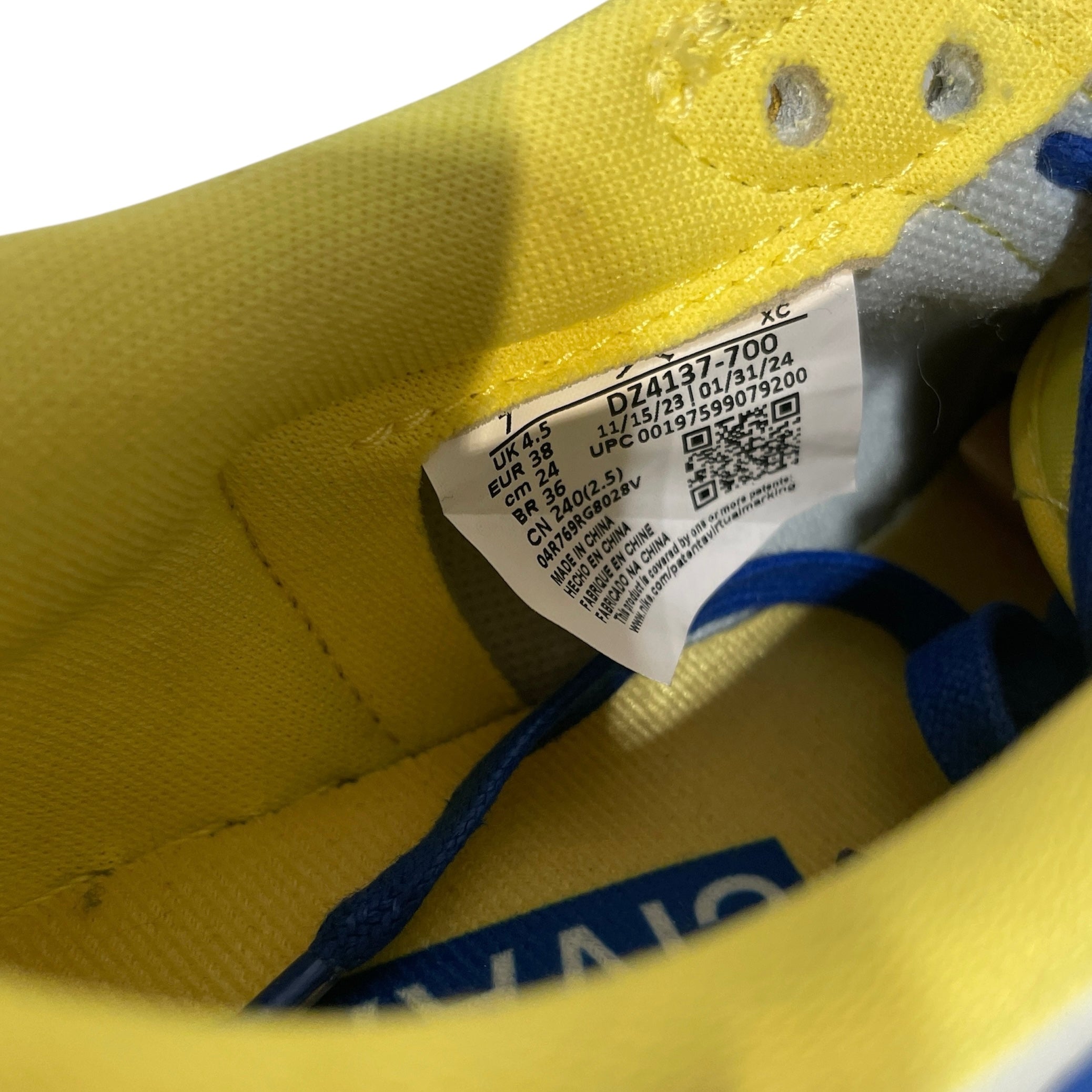 NIKE/TRAVIS SCOTT/Low-Sneakers/US 7/Suede/YEL/Canary Jordan 1 low view 3
