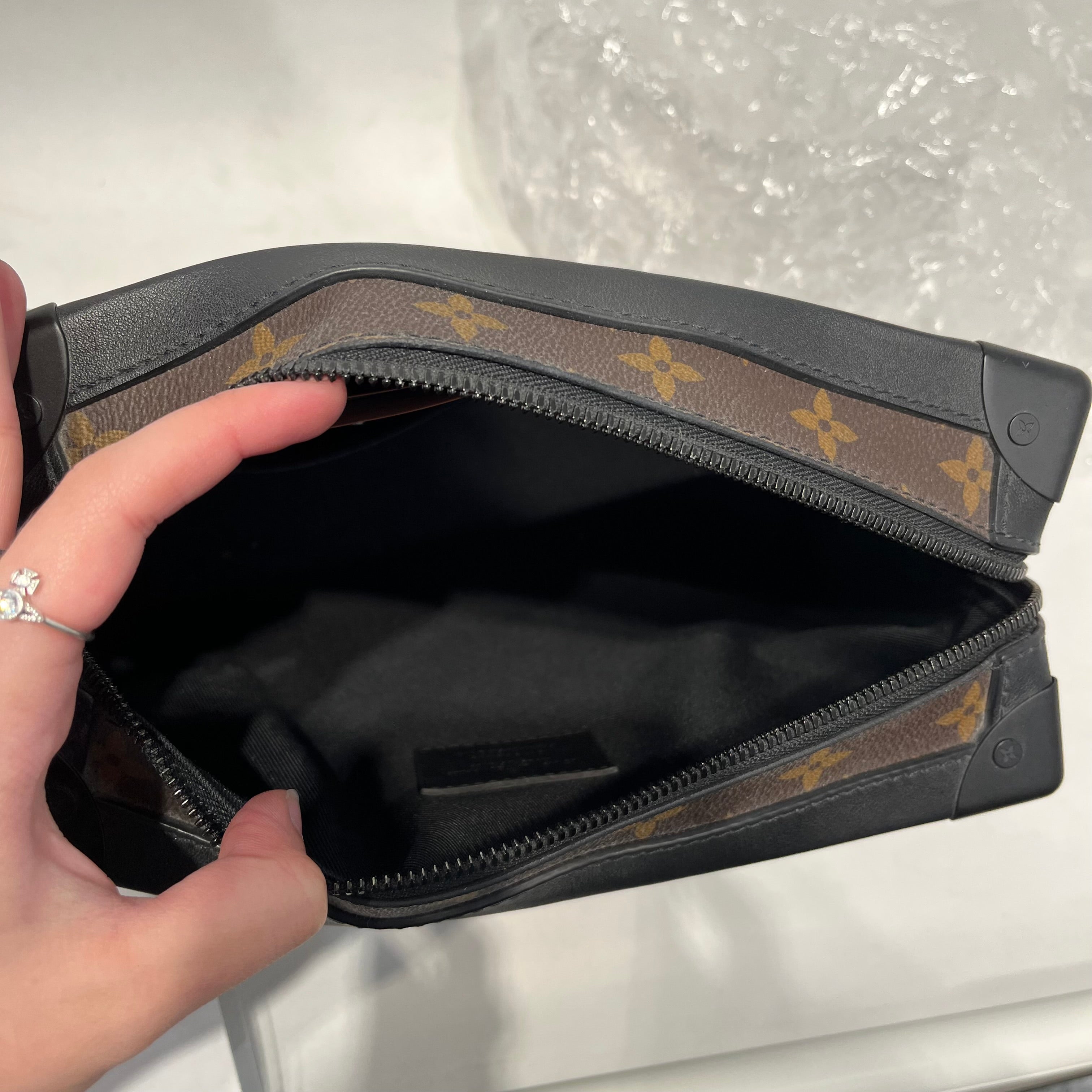 LOUIS VUITTON/Cross Body Bag/Monogram/Leather/BRW/SOLAR RAY SOFT TRUNK view 4