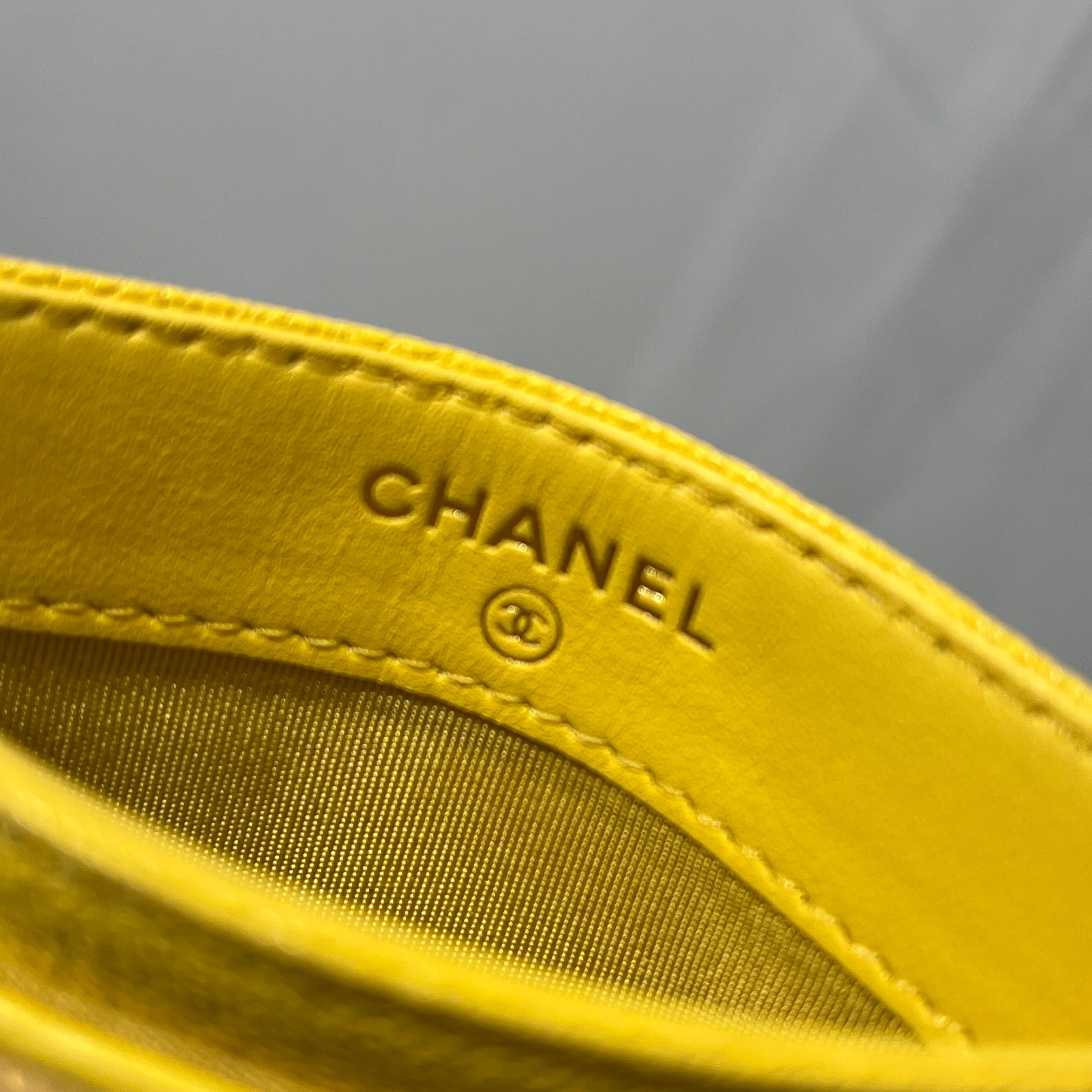 CHANEL/Card Case/Leather/YEL/L's/Quilted caviar view 4