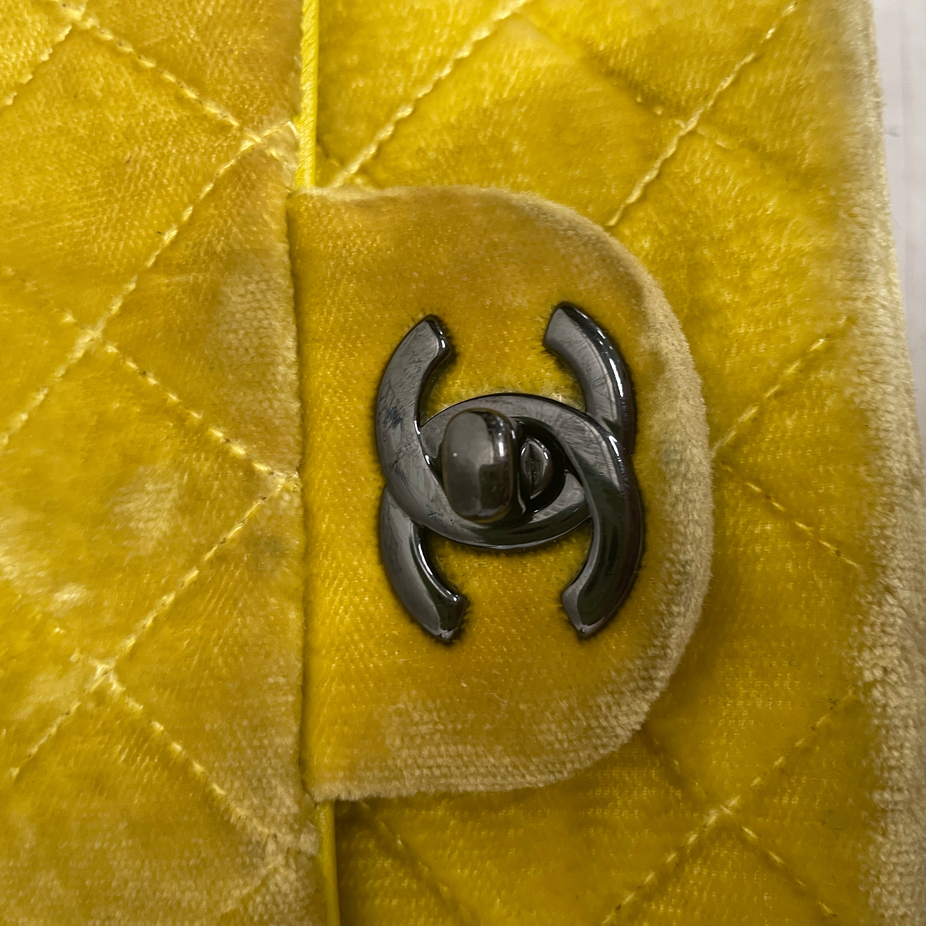 CHANEL/Cross Body Bag/Velour/YEL/VELVET QUILTED CROSSBODY view 6