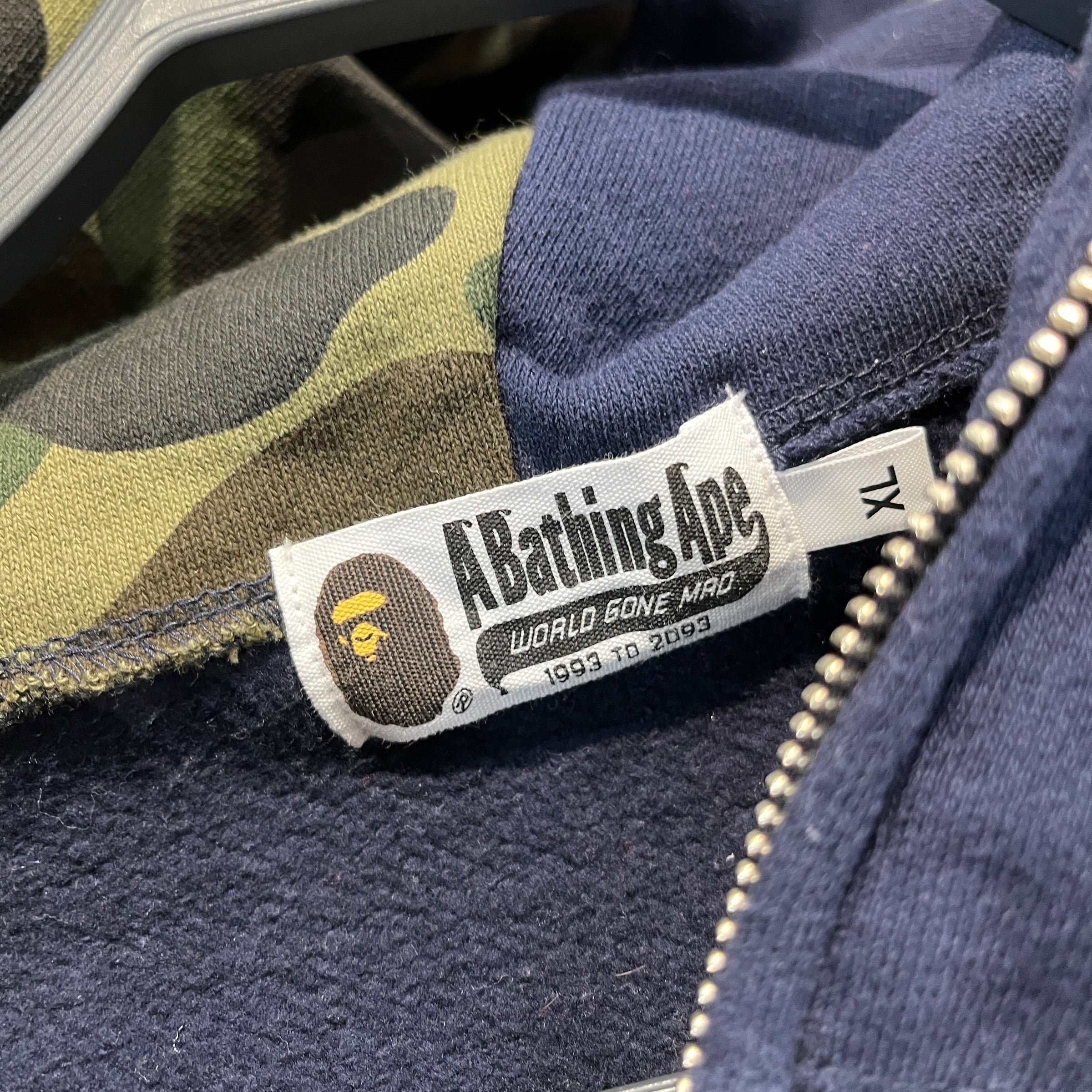 A BATHING APE/Zip Up Hoodie/XL/Camouflage/Cotton/NVY/Shark Hoodie w/patches view 3