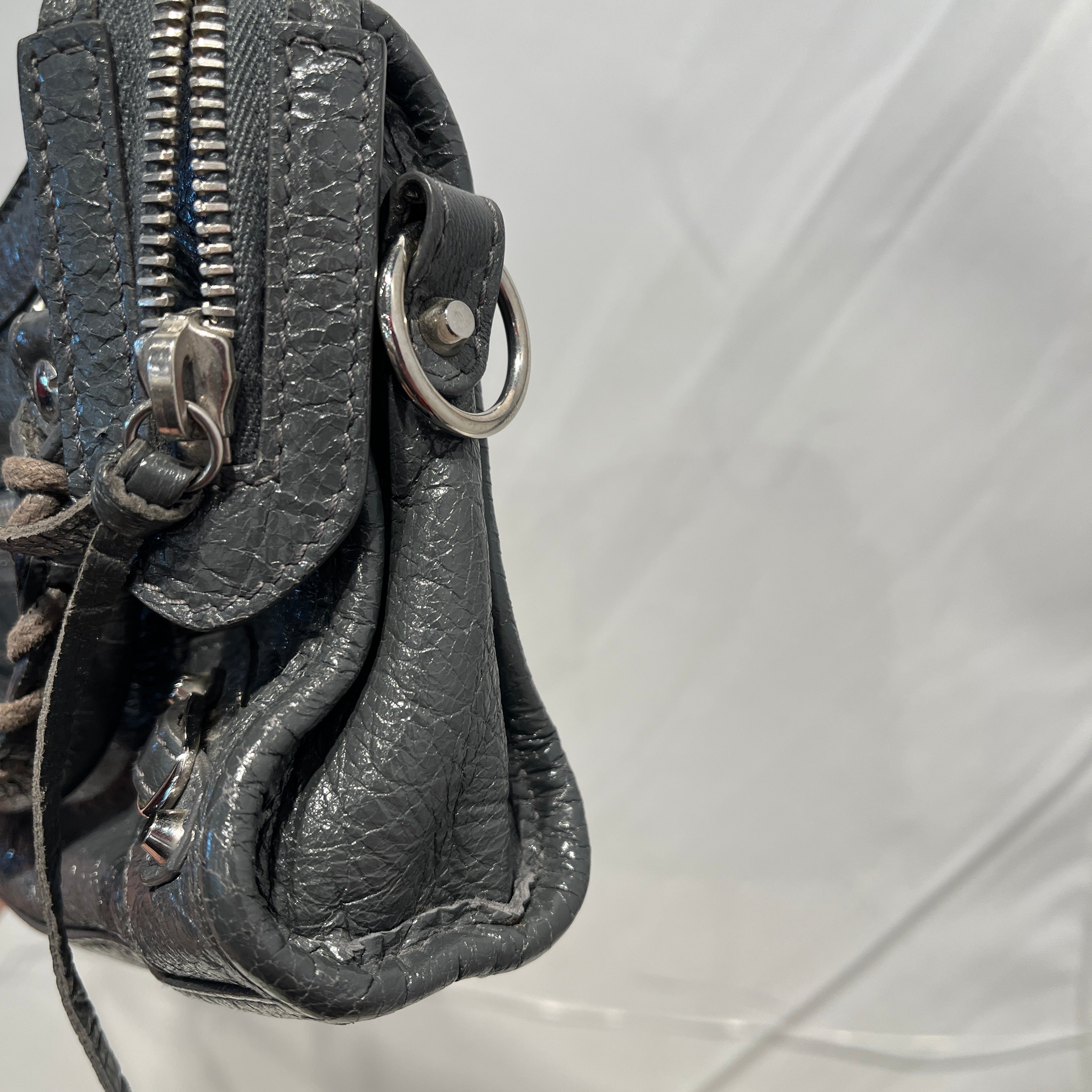 BALENCIAGA/Cross Body Bag/Leather/GRY/Mini city/distressed view 4