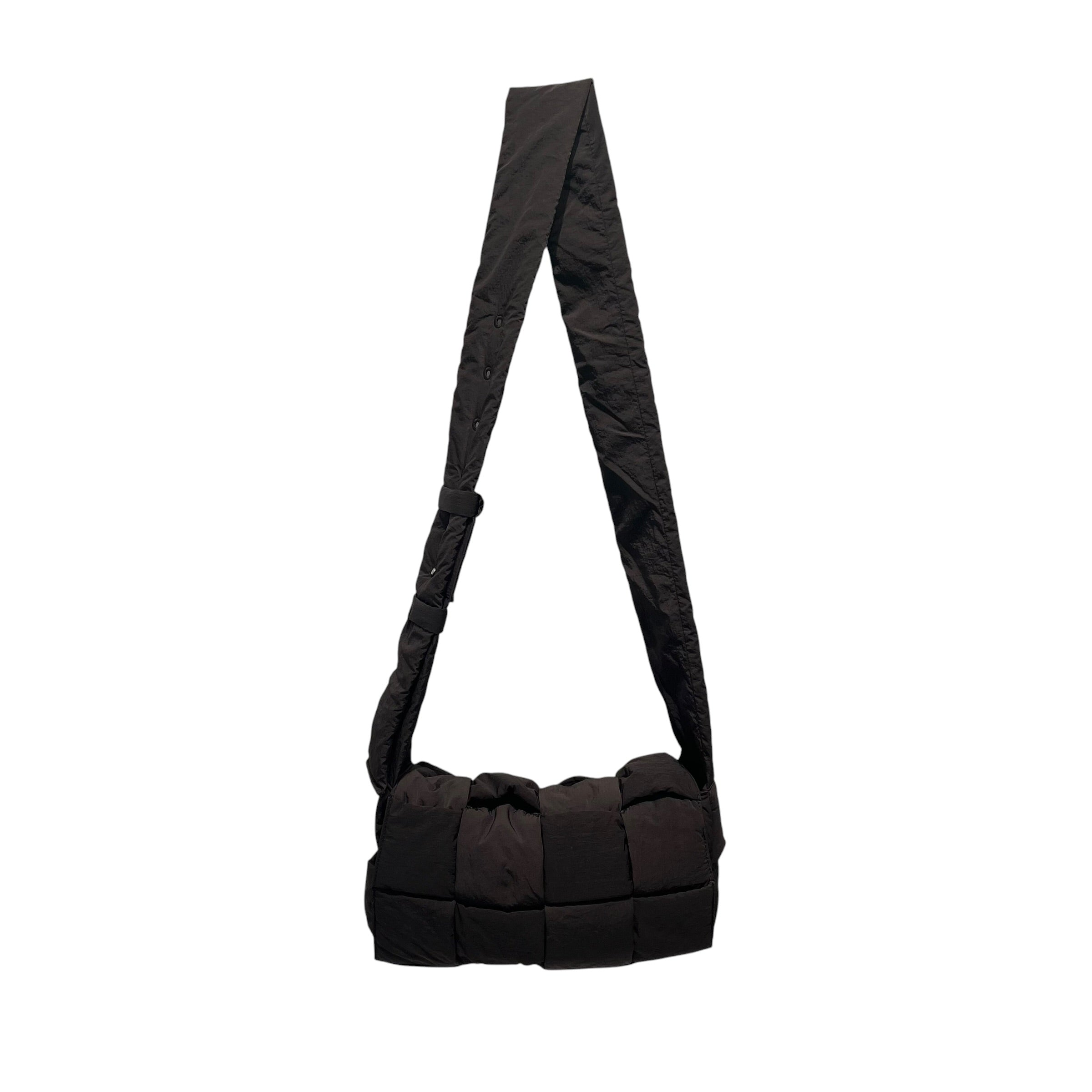 BOTTEGA VENETA/Cross Body Bag/Nylon/BRW/PADDEDCASSETTEBAG view 1