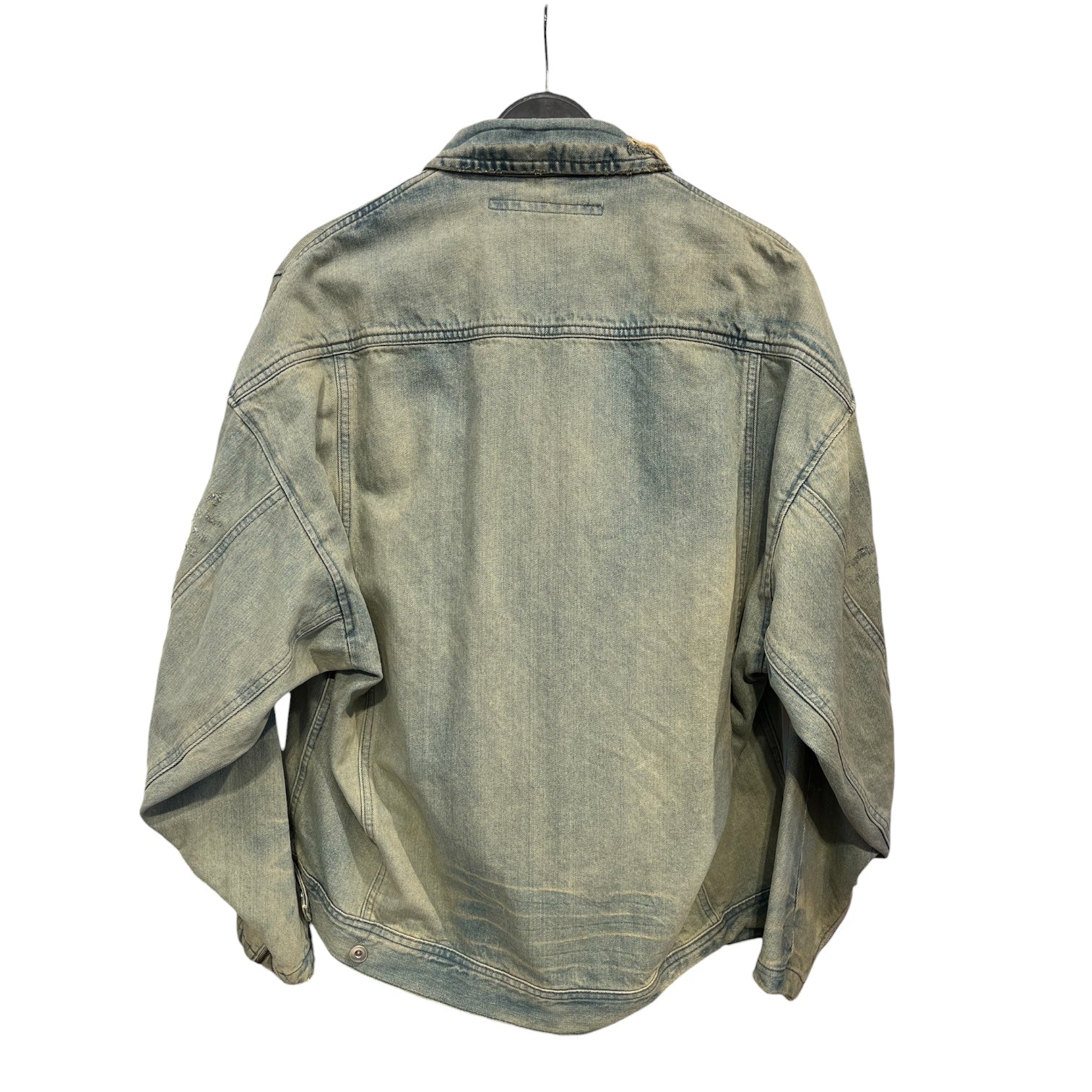 JULIUS/Denim Jkt/3/Cotton/BLU/2022 distressed view 2