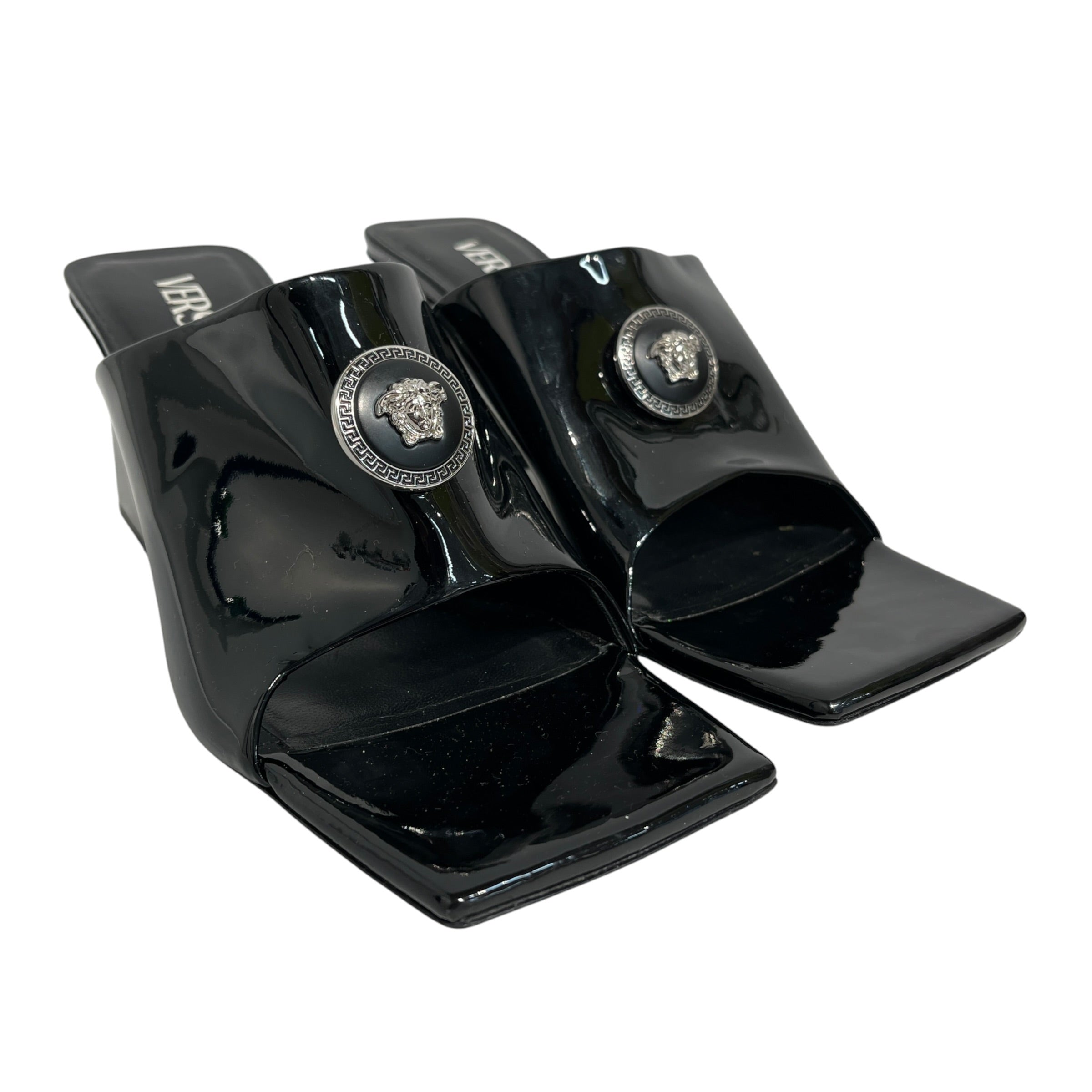 VERSACE/Heels/EU 38.5/Leather/BLK/Silver Logo Front view 1