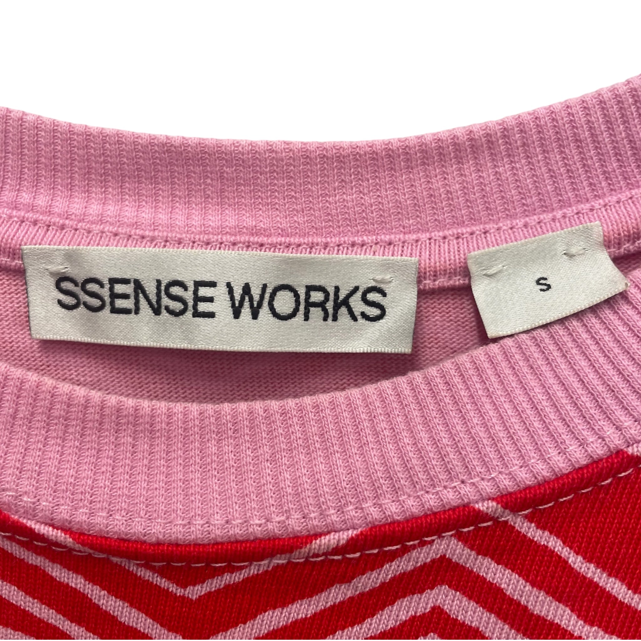 SSENSE WORKS/T-Shirt/S/Cotton/RED/Stripe/PINK ZIGZAG STRIPE/BLACK ROSE view 3
