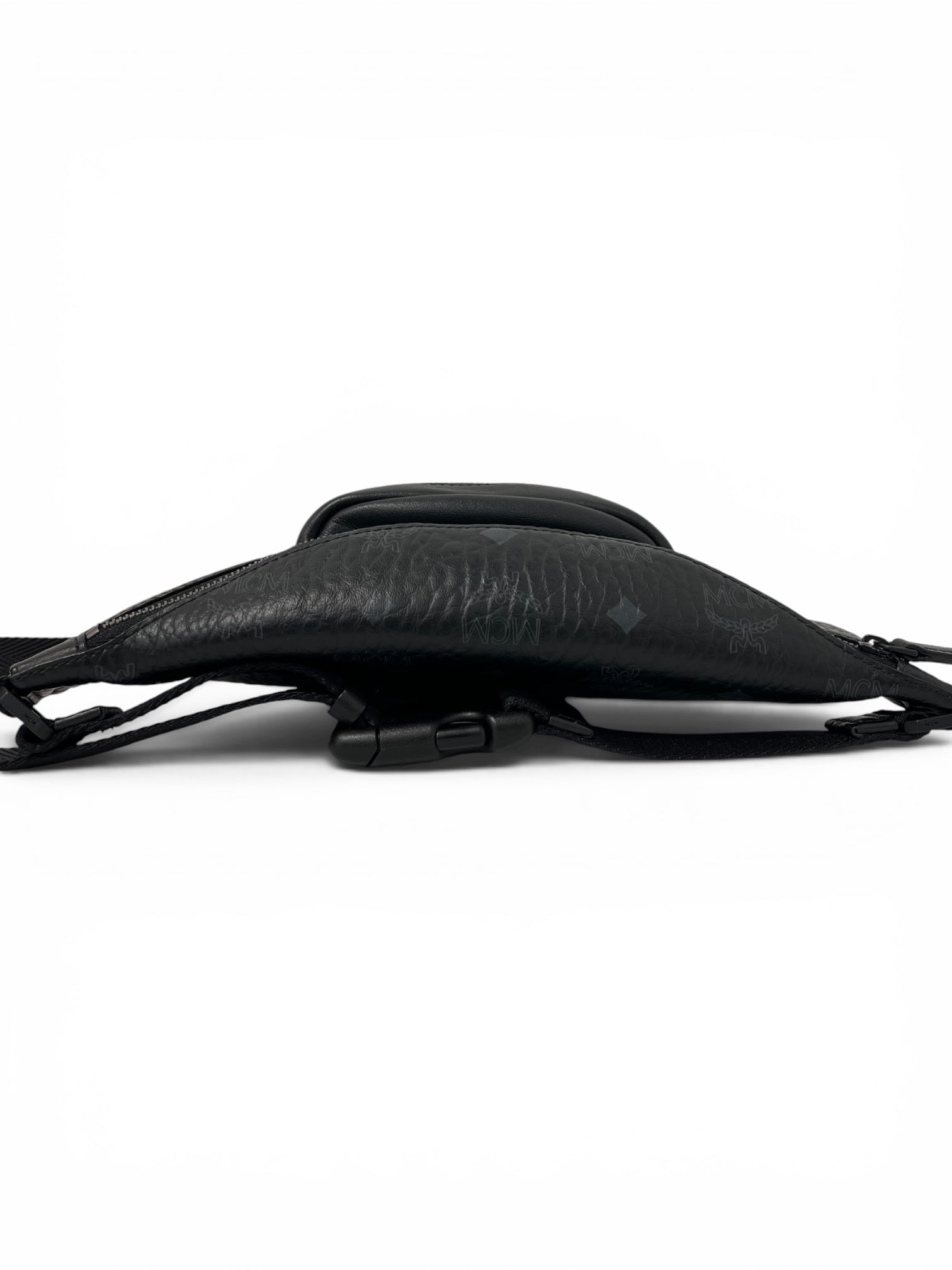 MCM/Fanny Pack/Monogram/Leather/BLK/S4307 view 3
