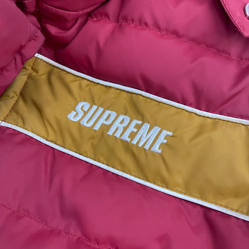 Supreme/Puffer Jkt/M/Nylon/RED/GOLD STRIPE / SNAP HOOD