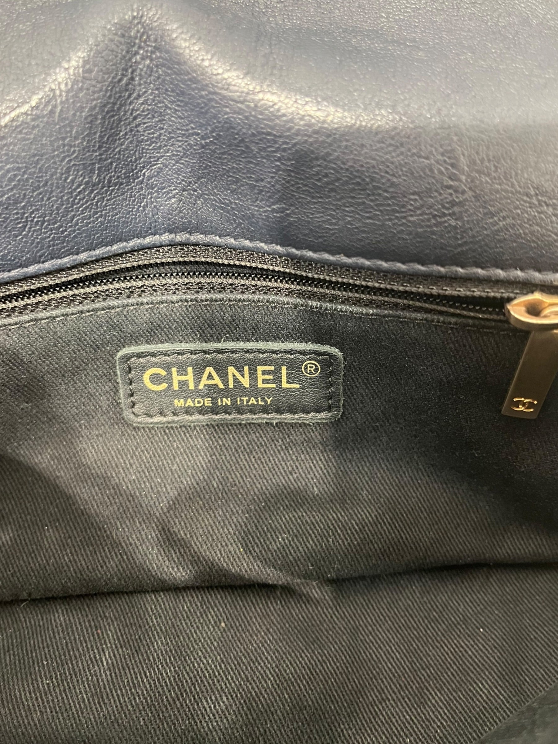 CHANEL/Bag/Lambskin/NVY/CHEVRON FLAP BAG view 6
