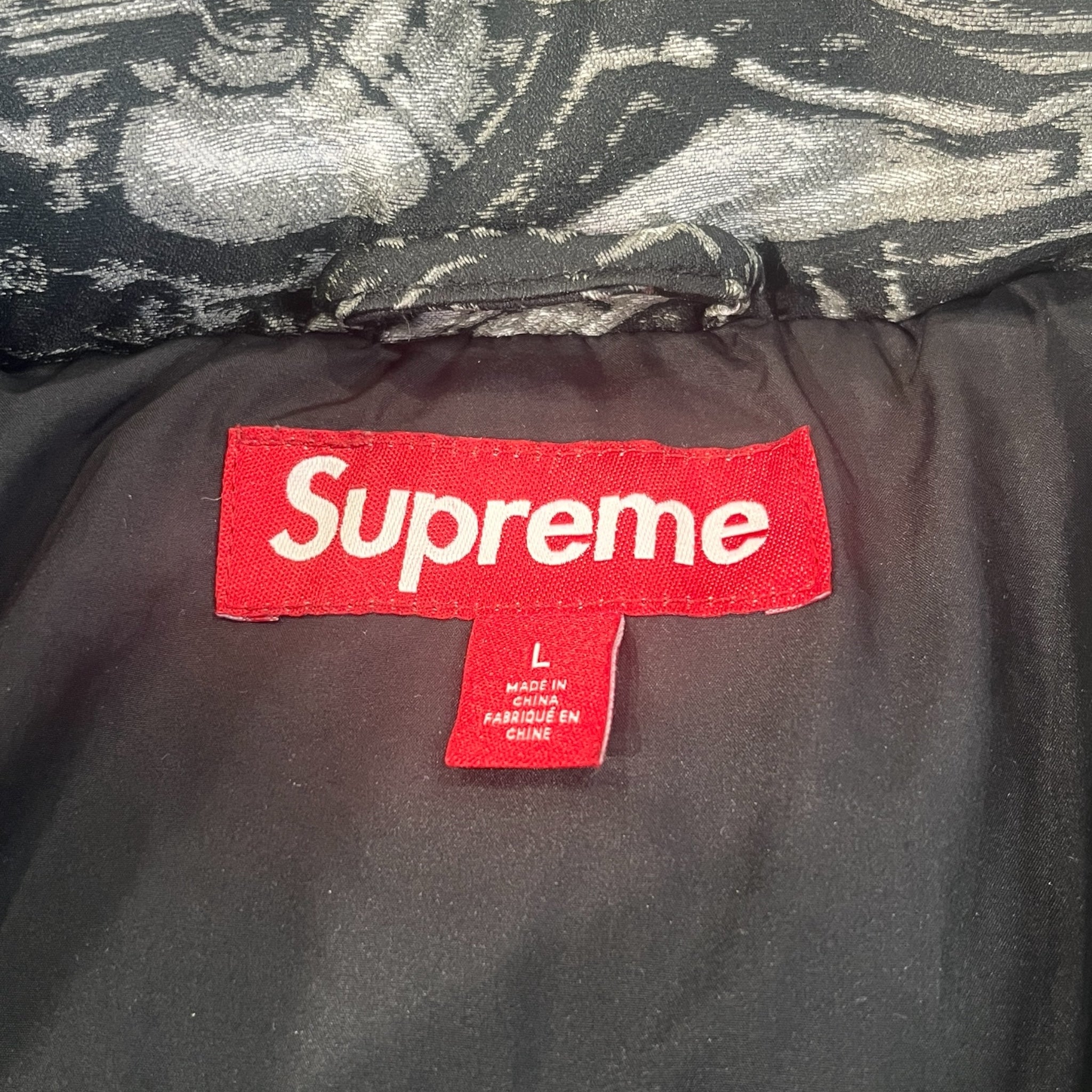 Supreme/Puffer Jkt/L/Polyester/GRY/All Over Print/H.R.GIGER view 3