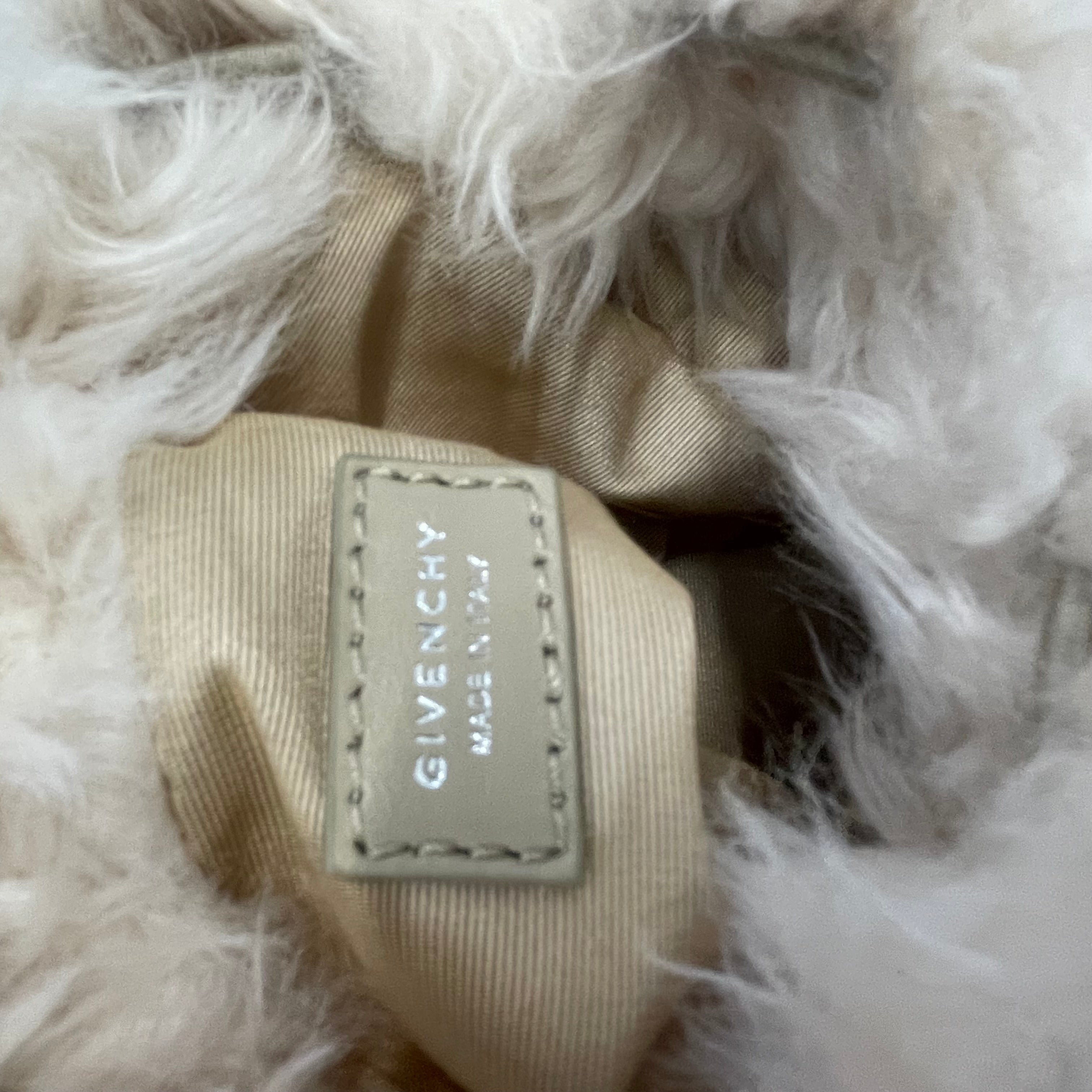GIVENCHY/Hand Bag/WHT/4g light bucket bag view 3