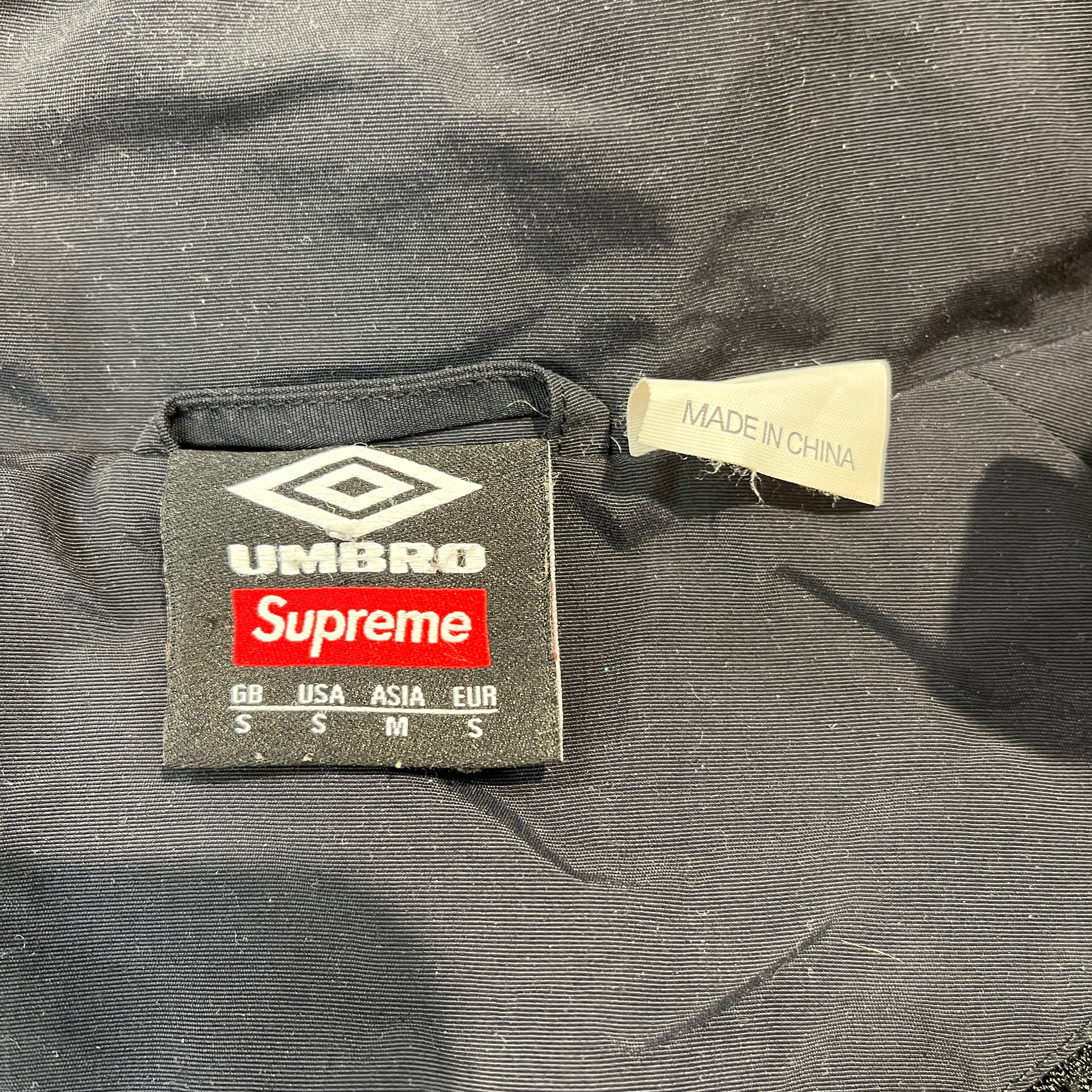 Supreme/Zip Up Hoodie/S/Nylon/BLK/Umbro Supreme view 3