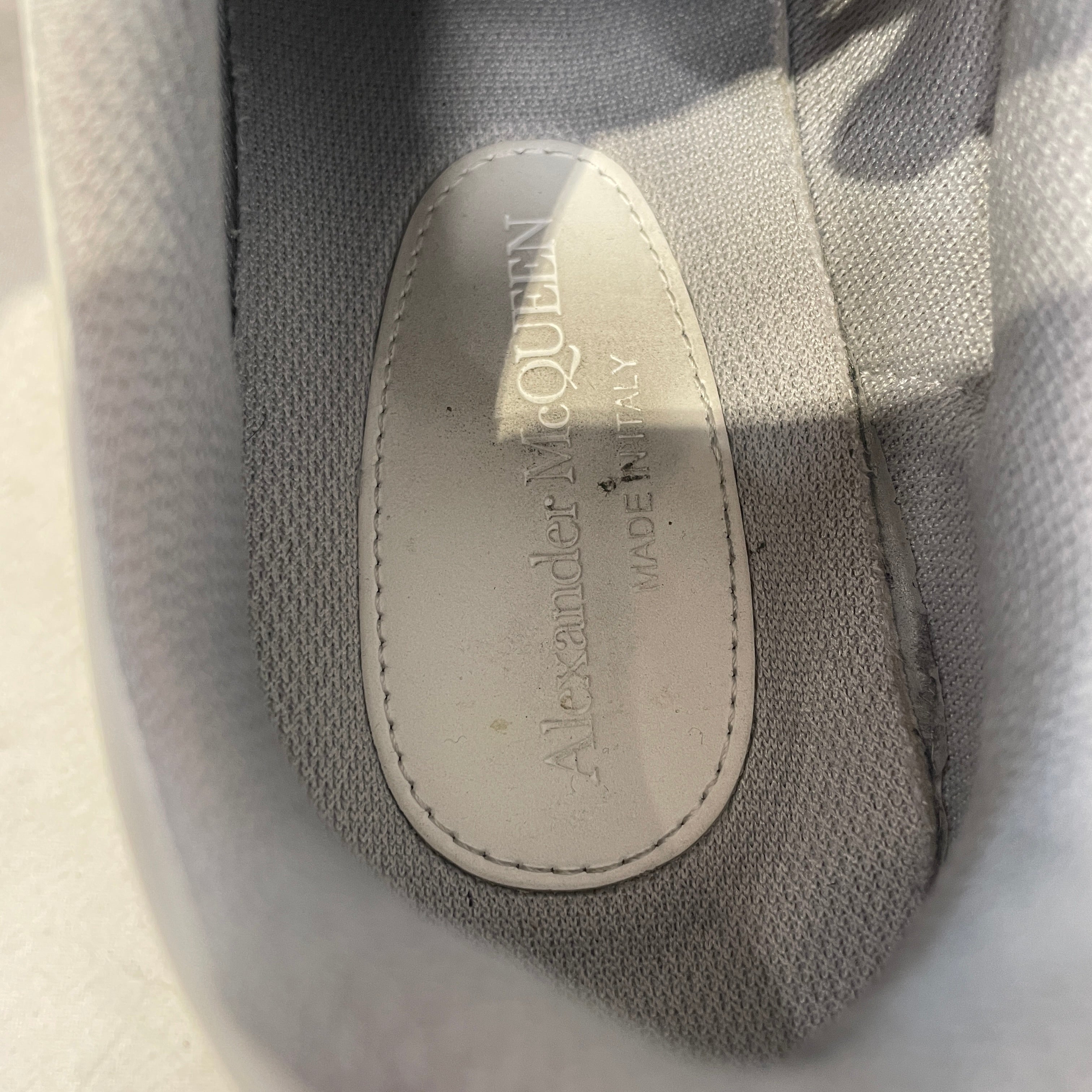 Alexander McQueen/Low-Sneakers/US 6/Suede/GRY/Oversized view 3