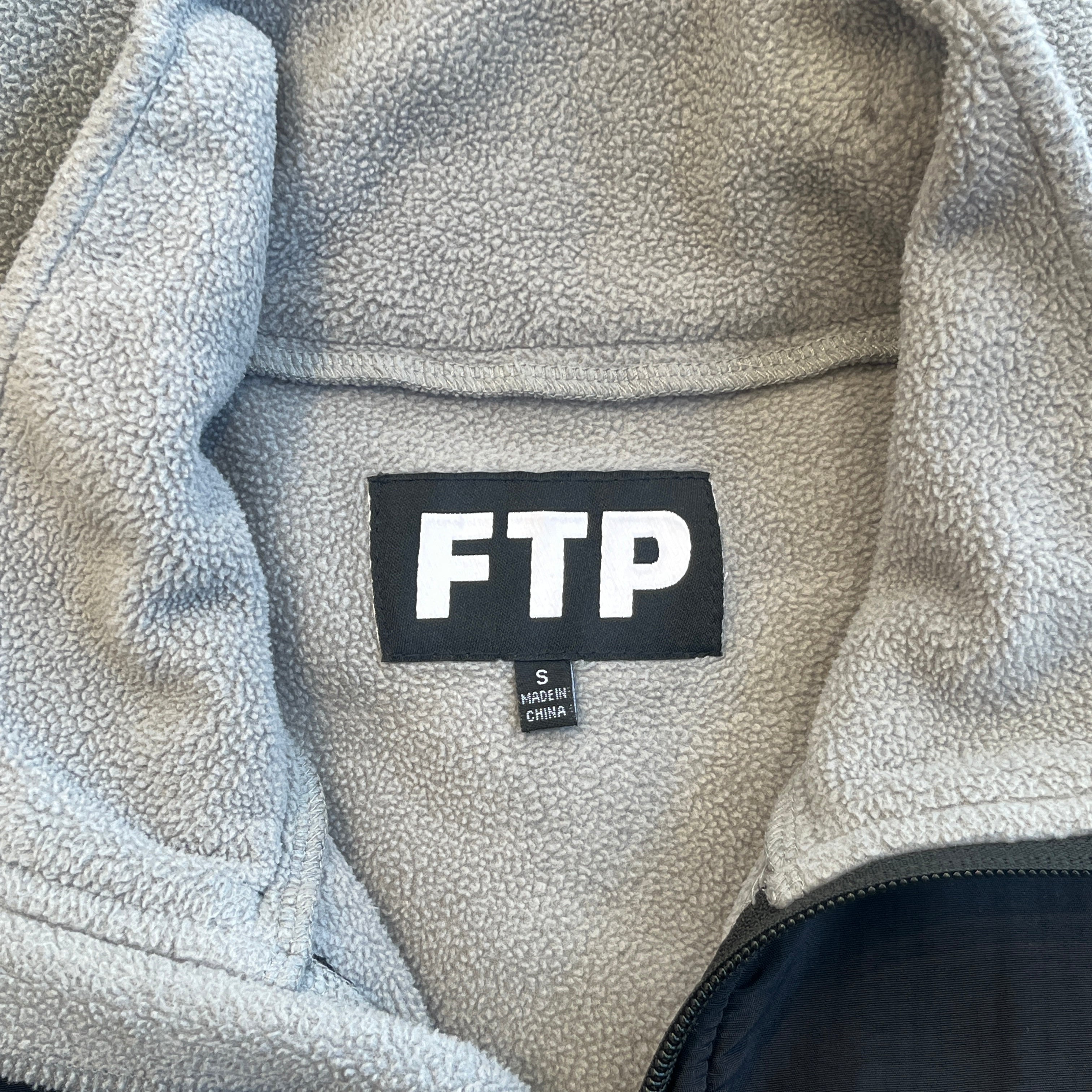 FTP/Fleece Jkt/S/GRY/Graphic/ view 3