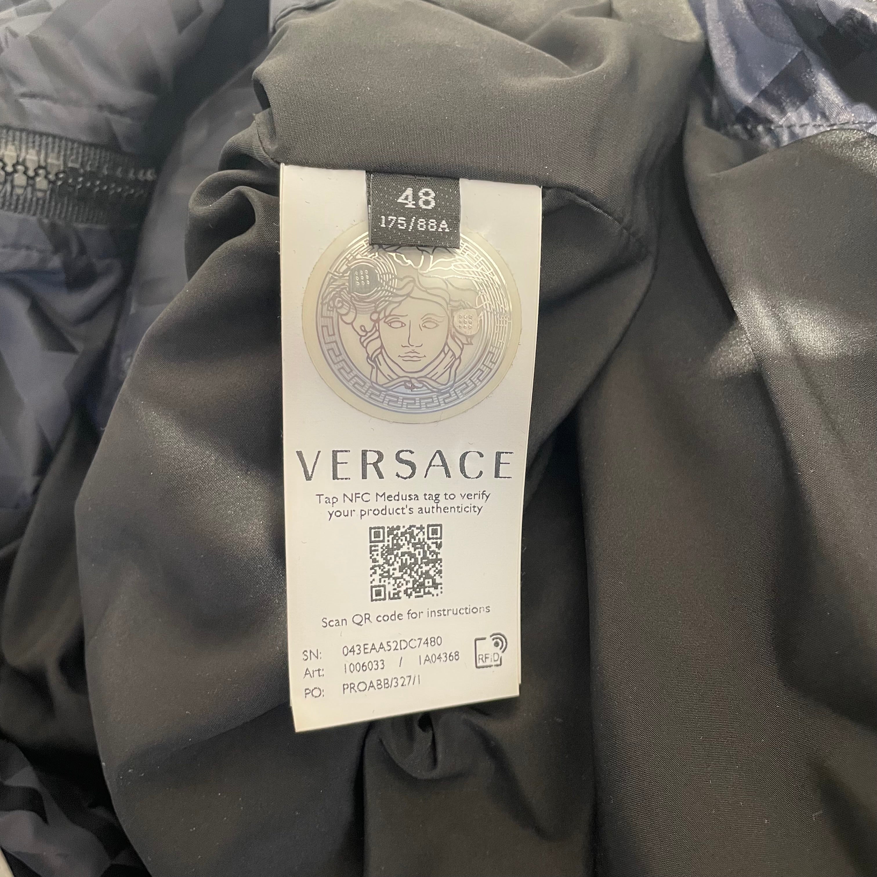 VERSACE/Windbreaker/48/Nylon/BLK/All Over Print/La Greca Windbreaker view 4