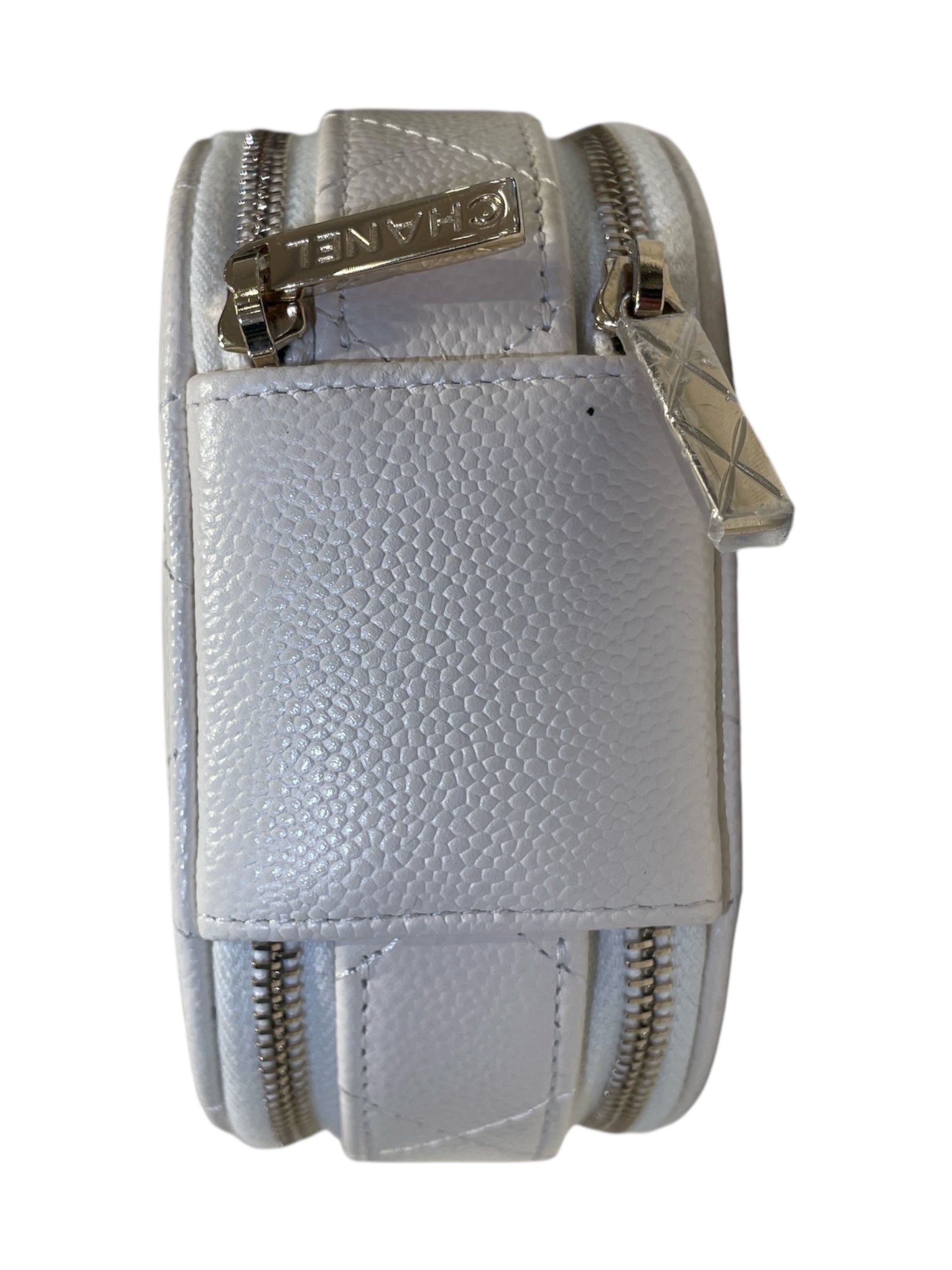 CHANEL/Cross Body Bag/Leather/WHT/2022 CRUISE COLLECTION view 3