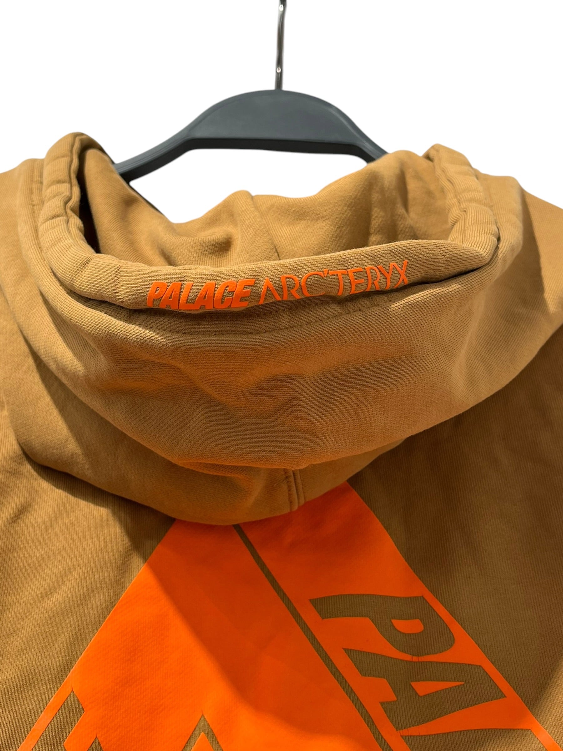 PALACE/ARC'TERYX/Hoodie/M/Graphic/Cotton/BRW/ORANGE LOGO FRONT AND BACK view 3