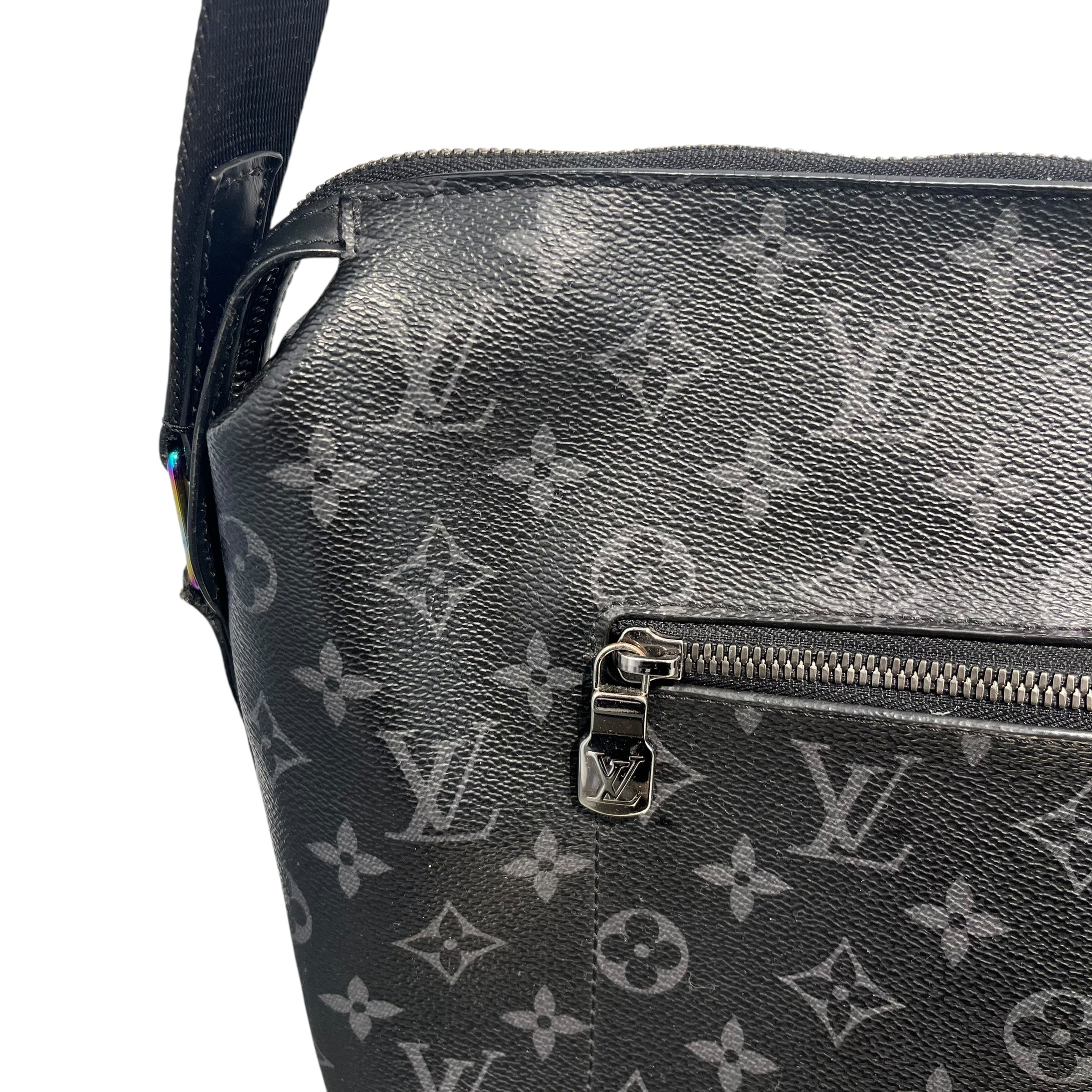 LOUIS VUITTON/FRAGMENT/Bag/FREE/Monogram/Leather/BLK/IRIDESCENT HRDWRE MESSENGER view 7