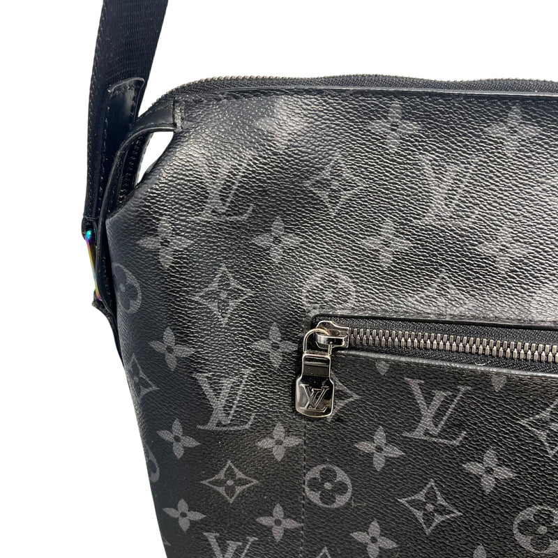 LOUIS VUITTON/FRAGMENT/Bag/FREE/Monogram/Leather/BLK/IRIDESCENT HRDWRE MESSENGER
