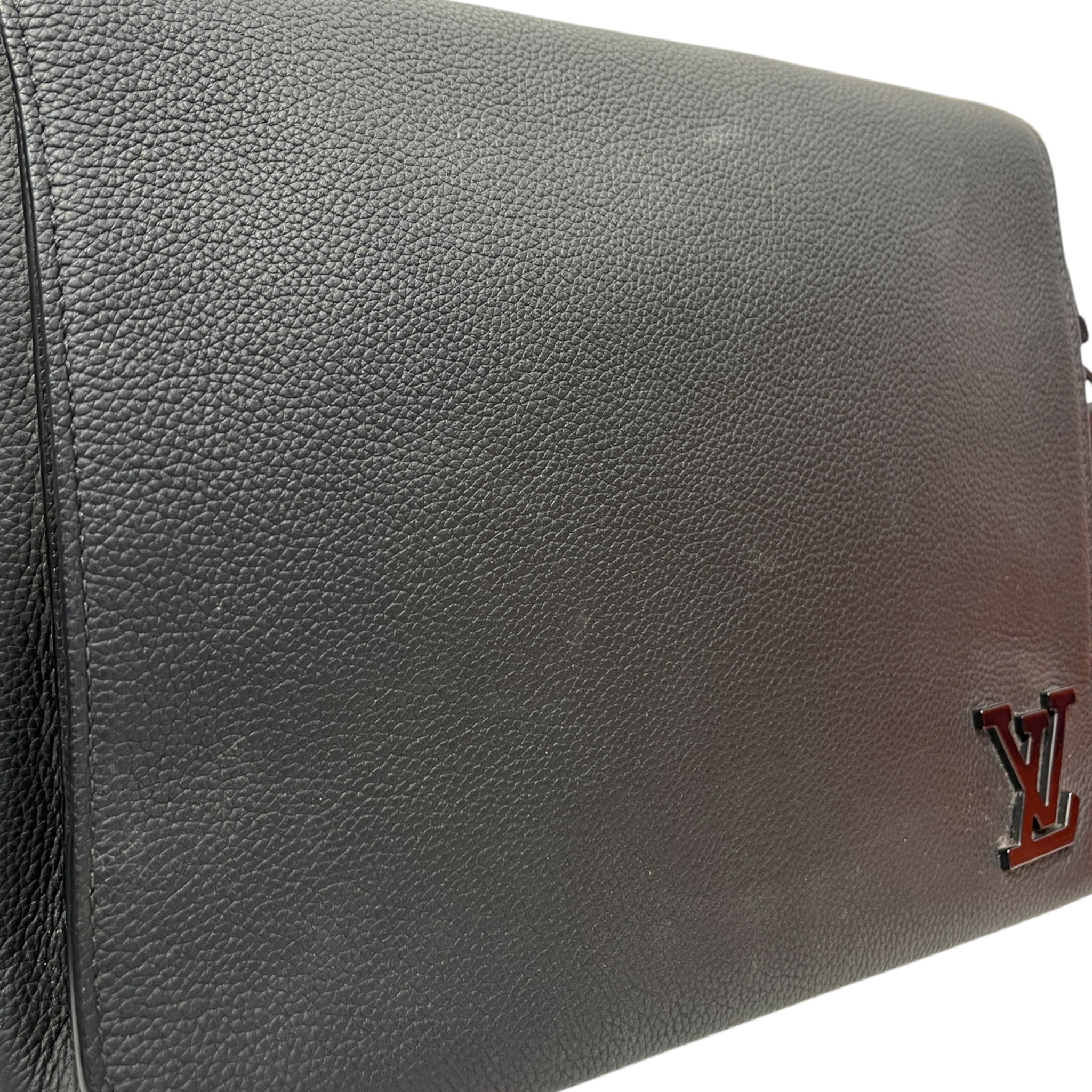 LOUIS VUITTON/Cross Body Bag/Cowhide/BLK/Leather Aerogram Takeoff view 6