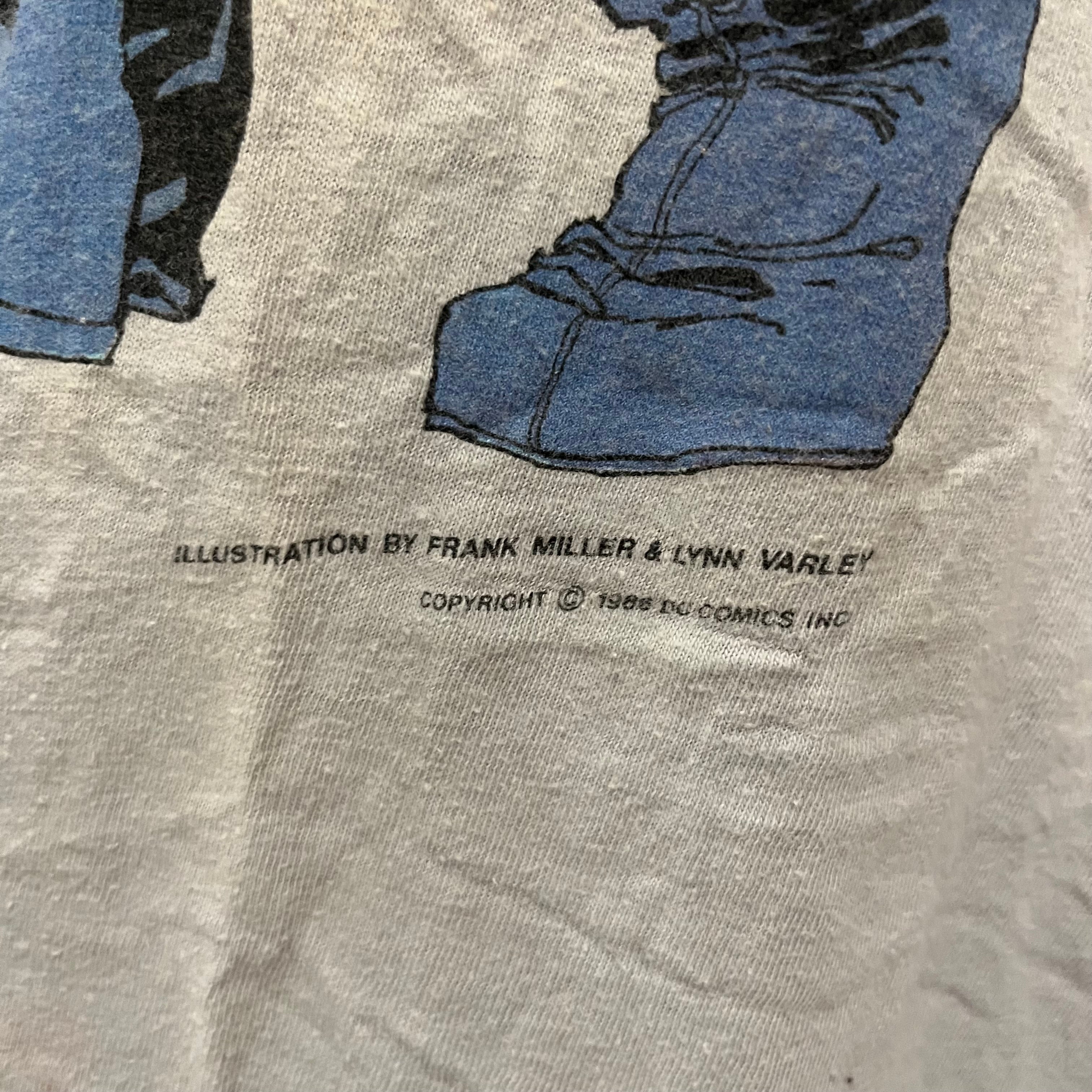 Vintage/T-Shirt/XL/Cotton/GRY/1986 frank miller batman view 6