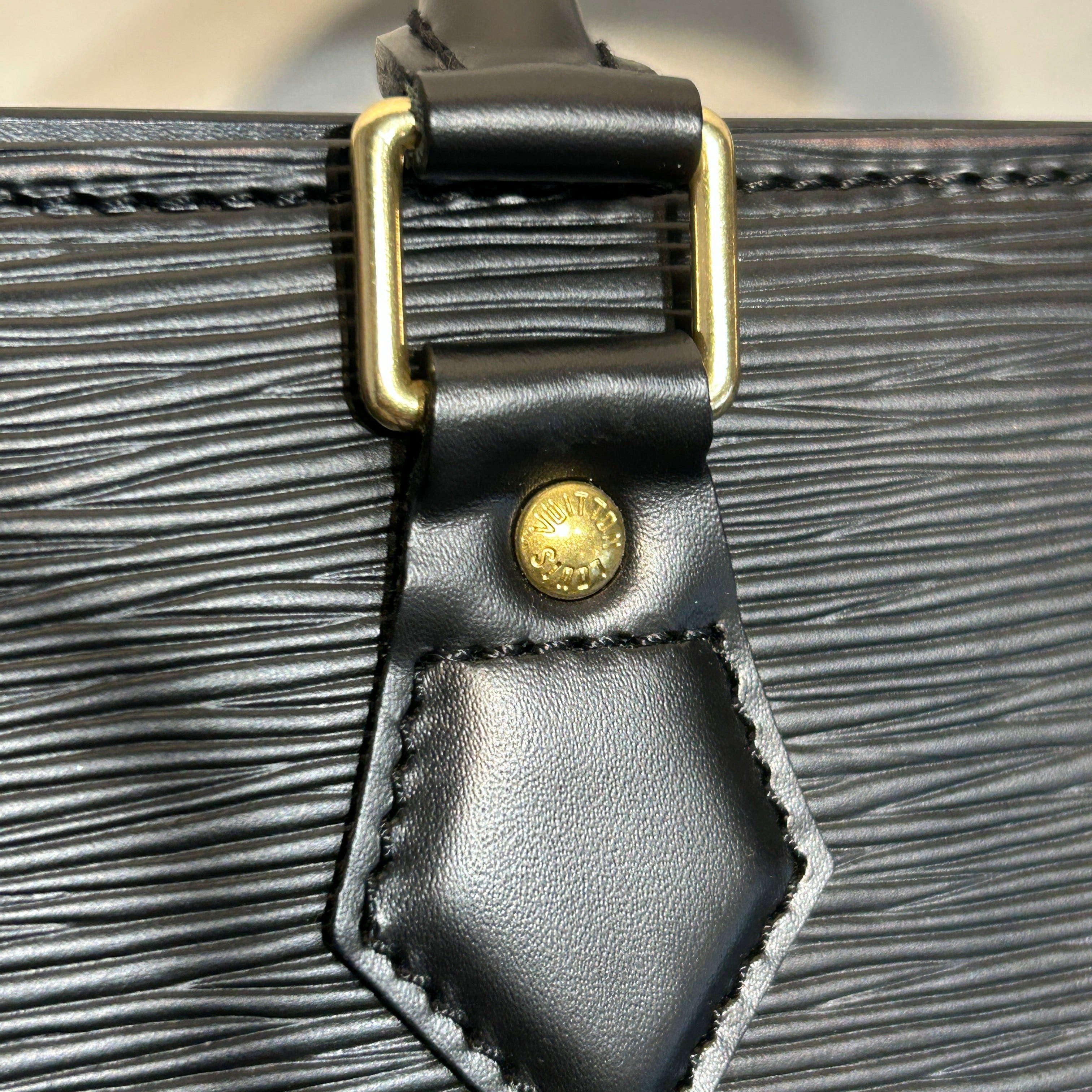 LOUIS VUITTON/Hand Bag/Leather/BLK/SAC TRIANGLE BAG view 8