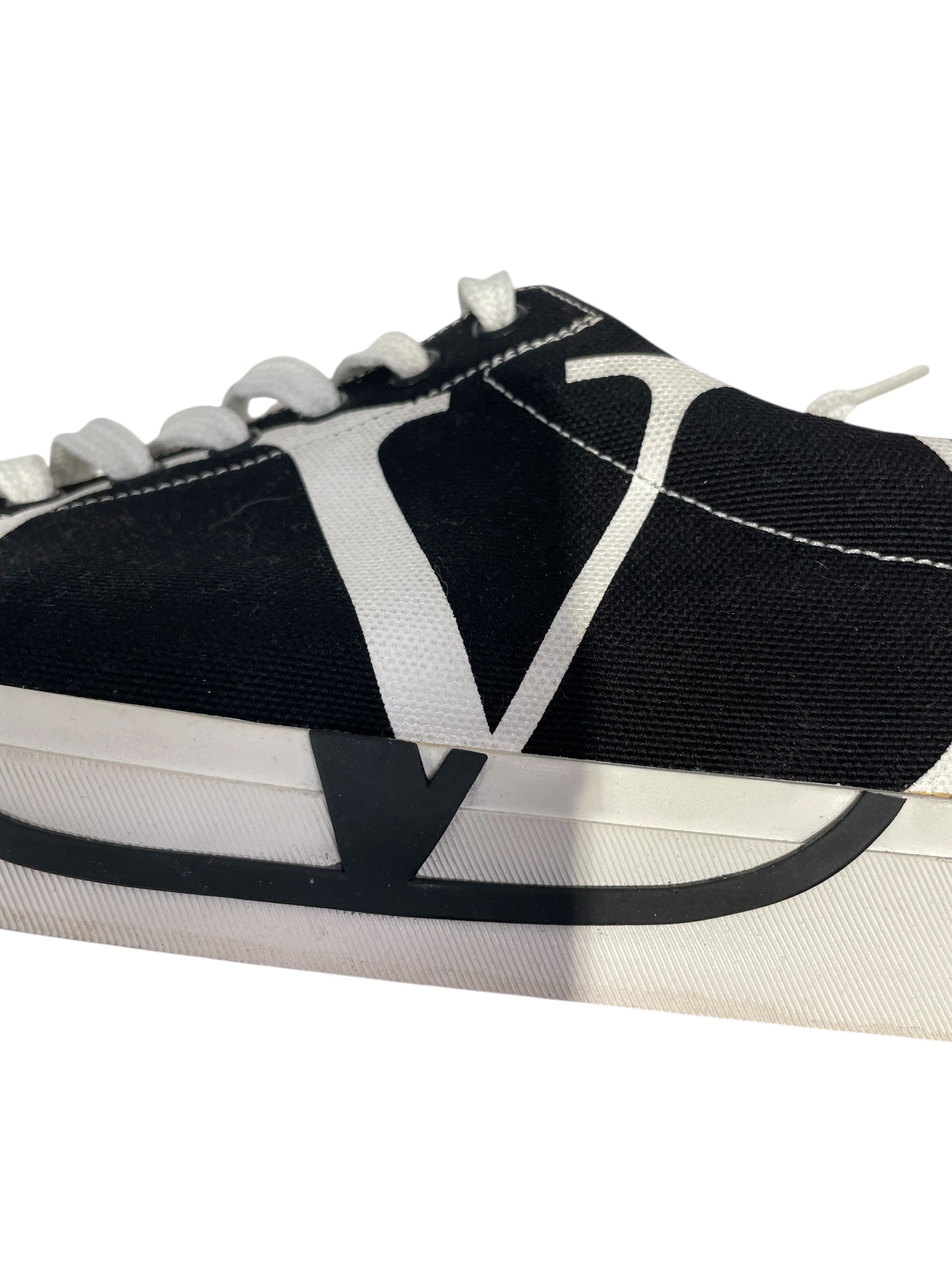 VALENTINO/Low-Sneakers/EU 44.5/Suede/BLK/V ON THE SIDE view 3