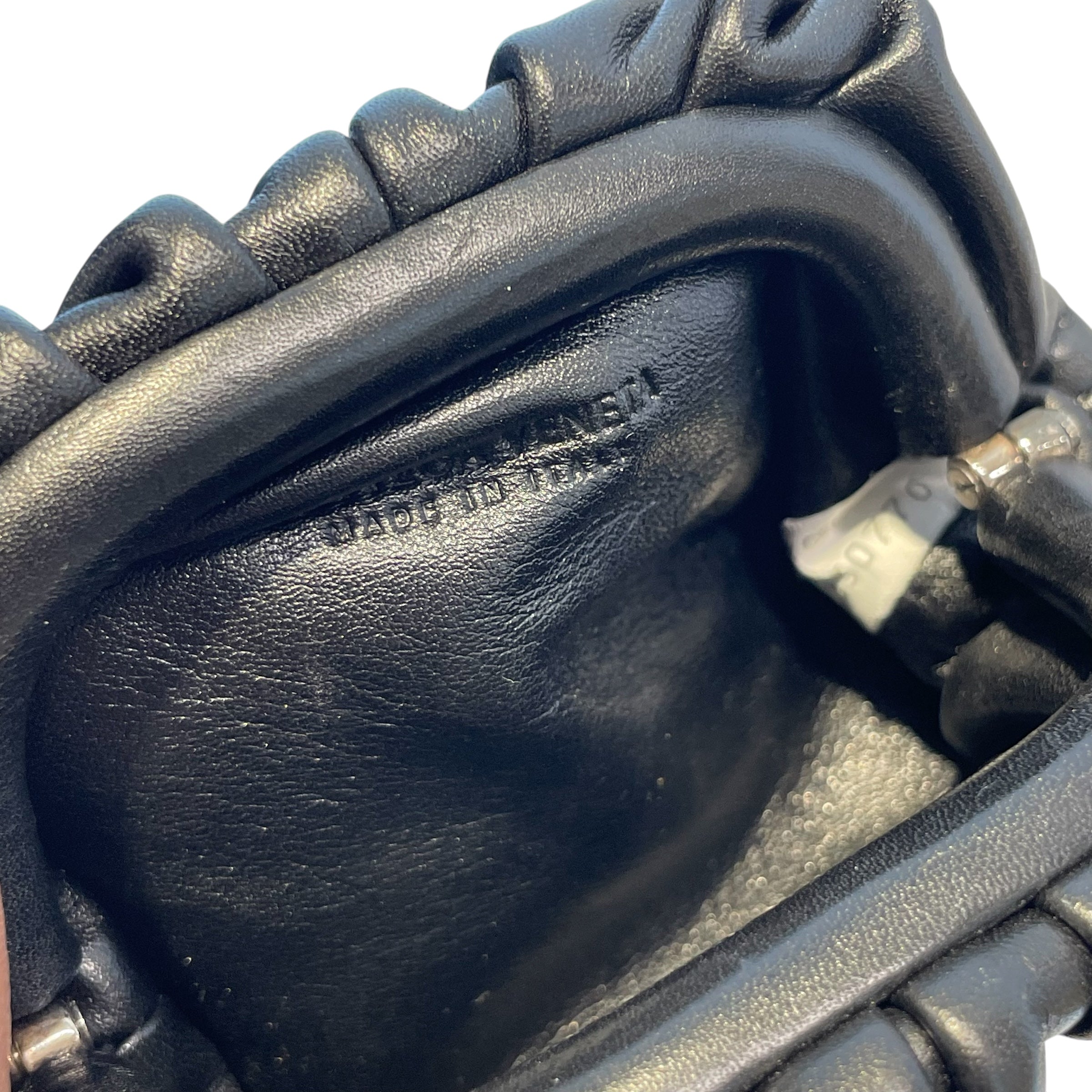 BOTTEGA VENETA/Pouch/Leather/BLK/WRIST STRAP view 5