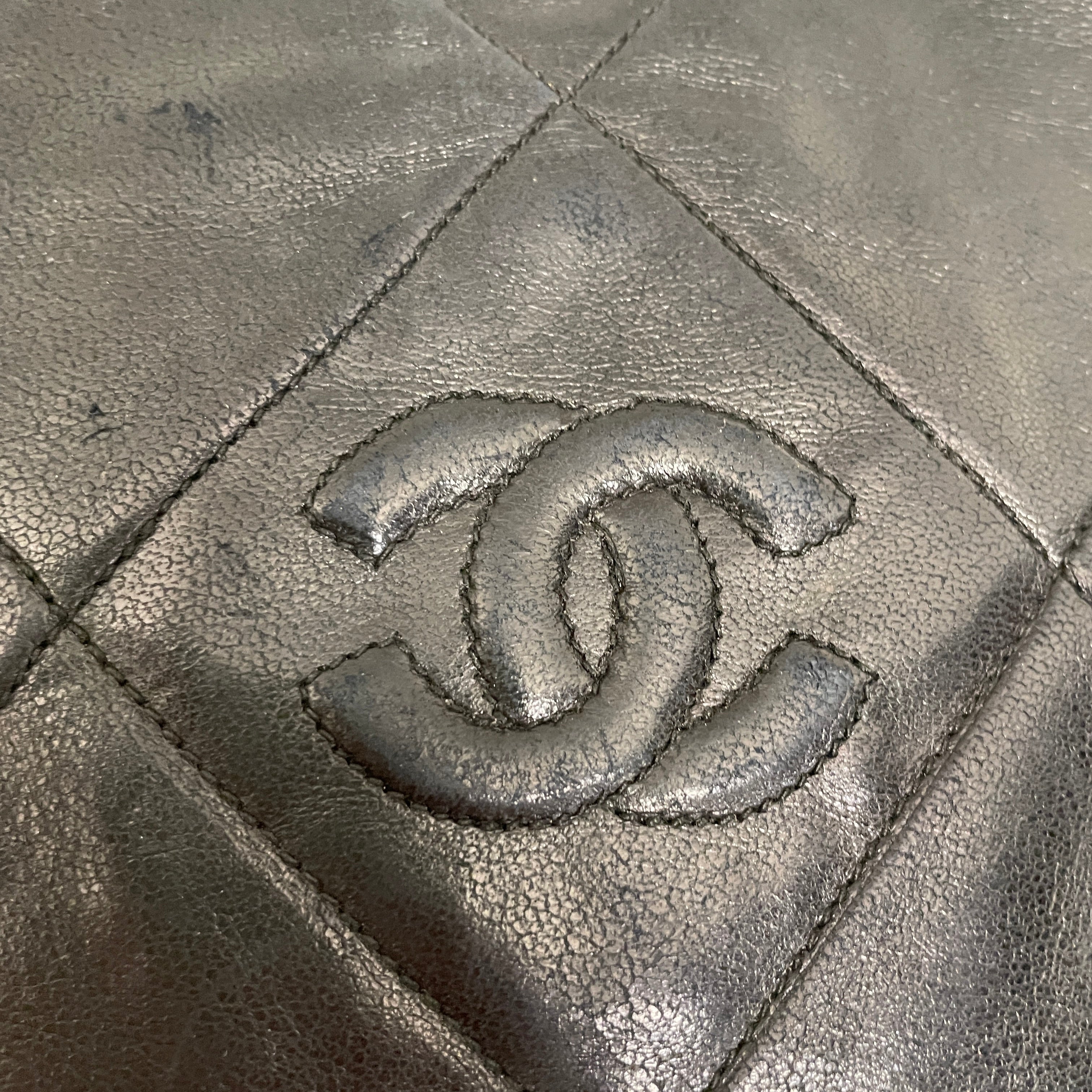 CHANEL/Vintage/Cross Body Bag/Leather/BLK/DIAMOND STITCH/LEATHER FLAP view 7