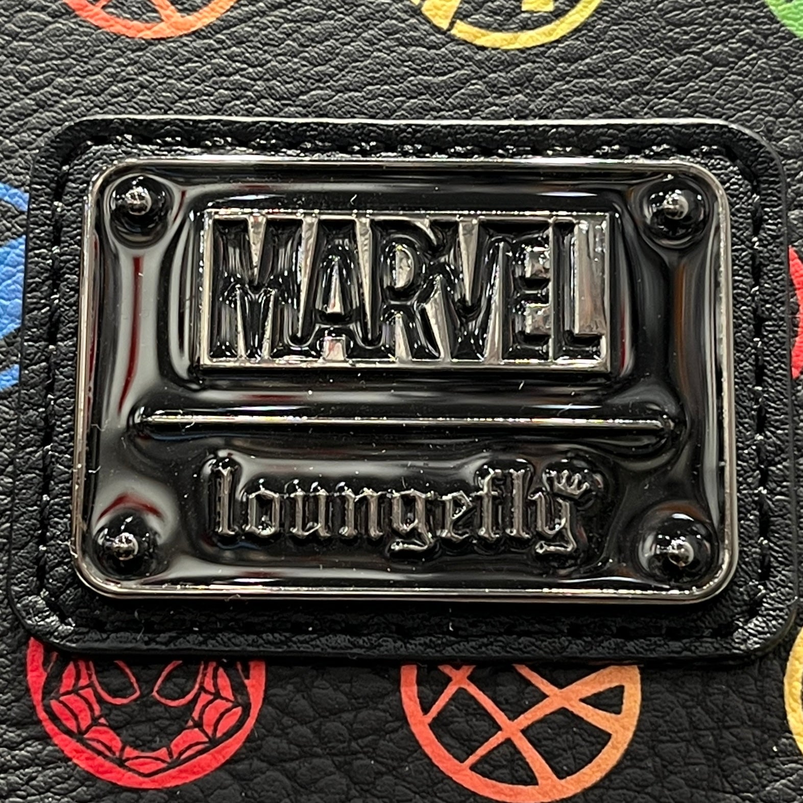 Loungefly/Backpack/MLT/rainbow pride view 4