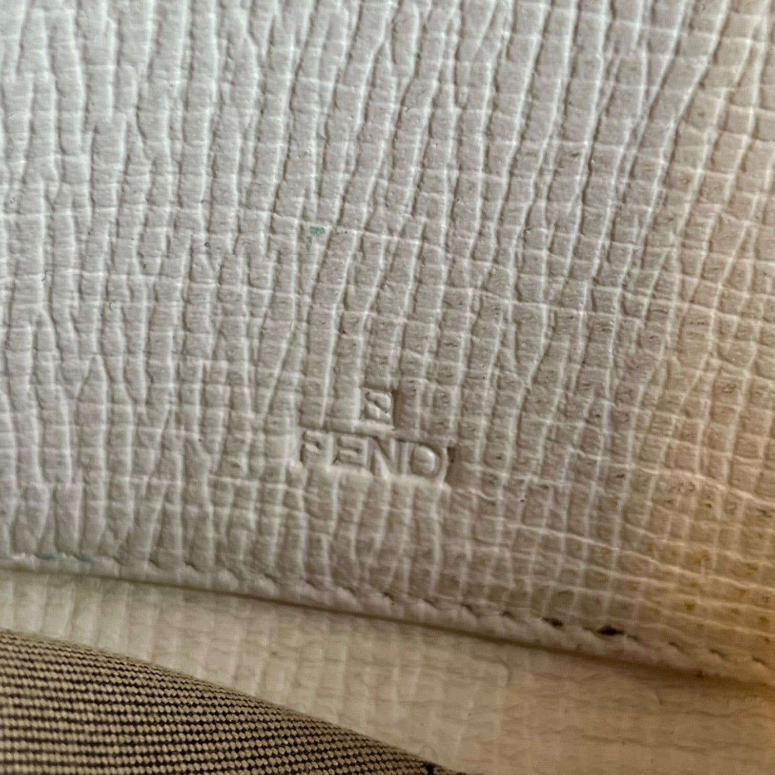 FENDI/Long Wallet/Monogram/Leather/WHT/L's/Zucca full-zip around LW view 6