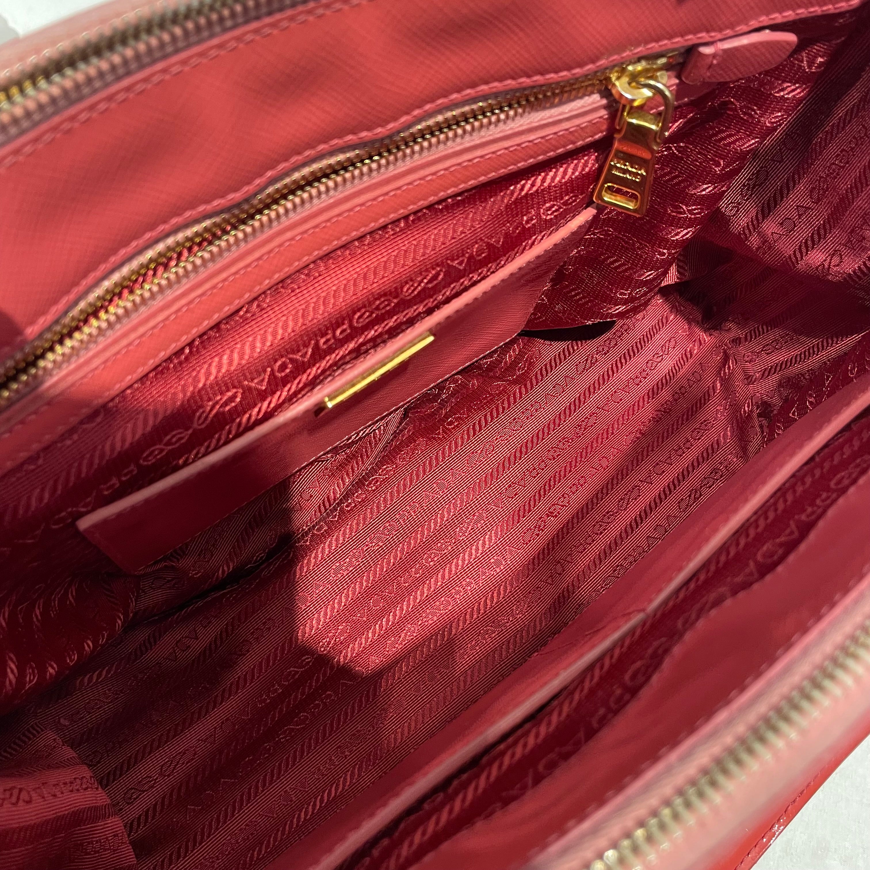 PRADA/Bag/Leather/PNK/Saffiano Vernice Galleria Tote view 4