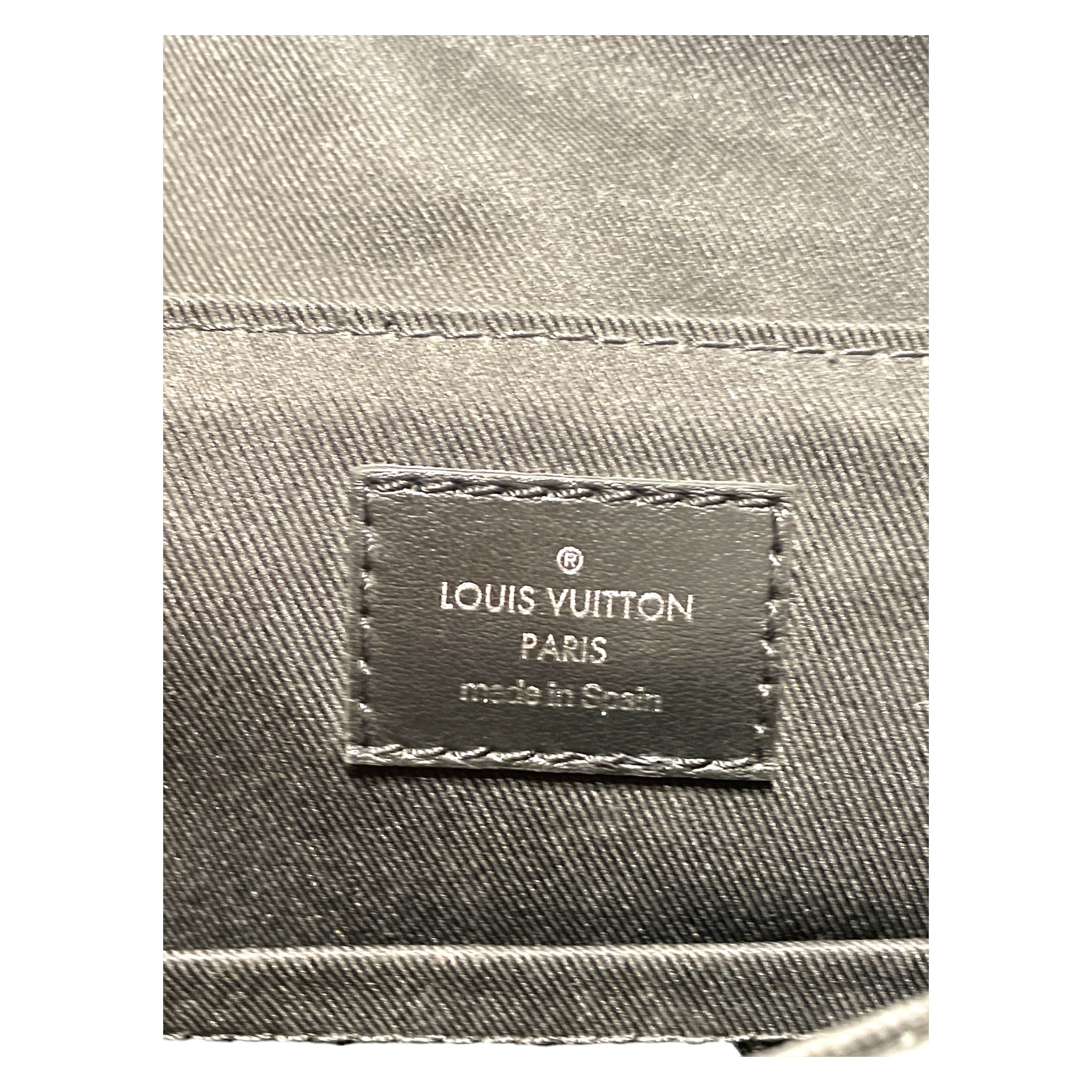 LOUIS VUITTON/Cross Body Bag/Monogram/Leather/BLK/District PM monogram Eclipse view 4
