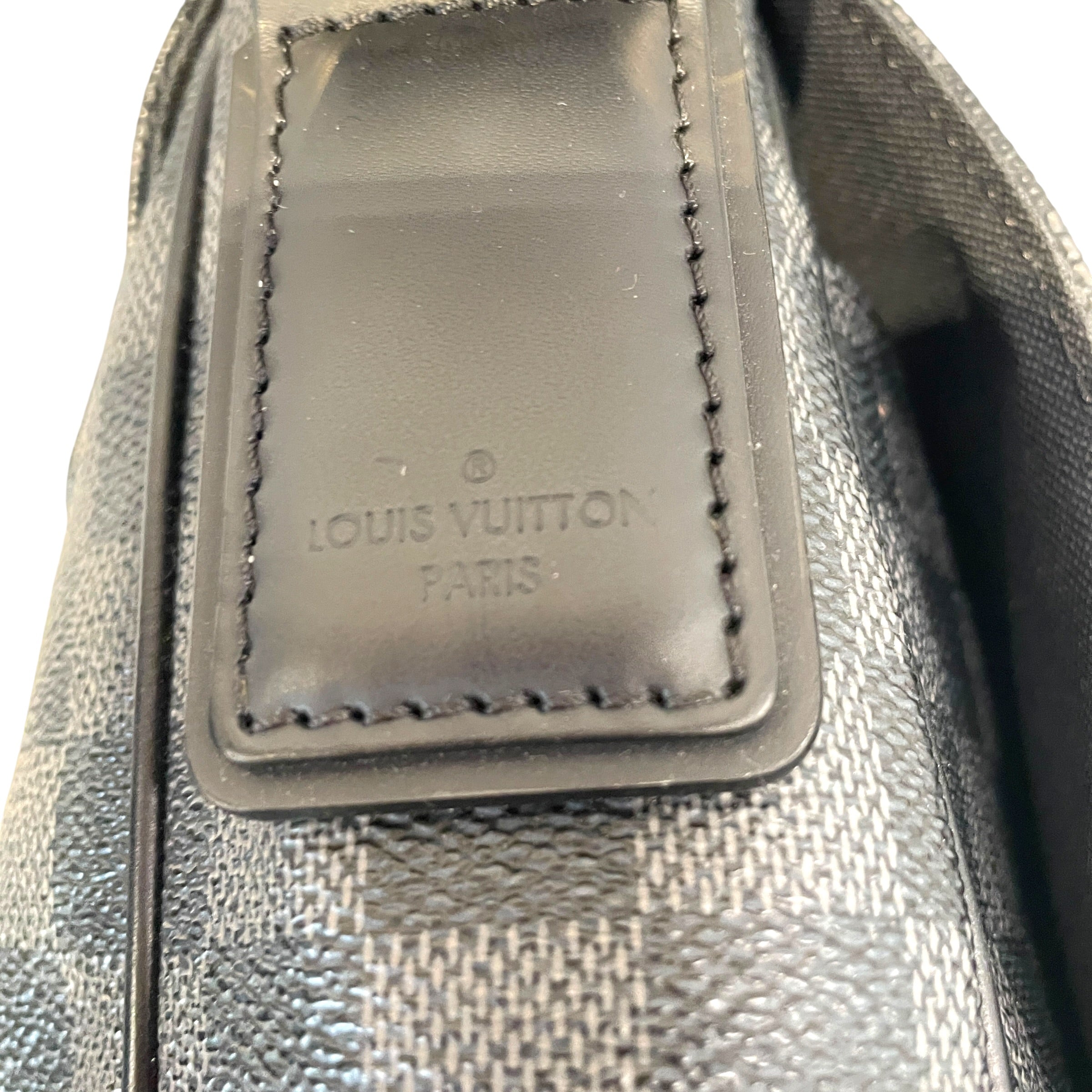 LOUIS VUITTON/Cross Body Bag/Monogram/Leather/GRY/District PM Messenger view 7