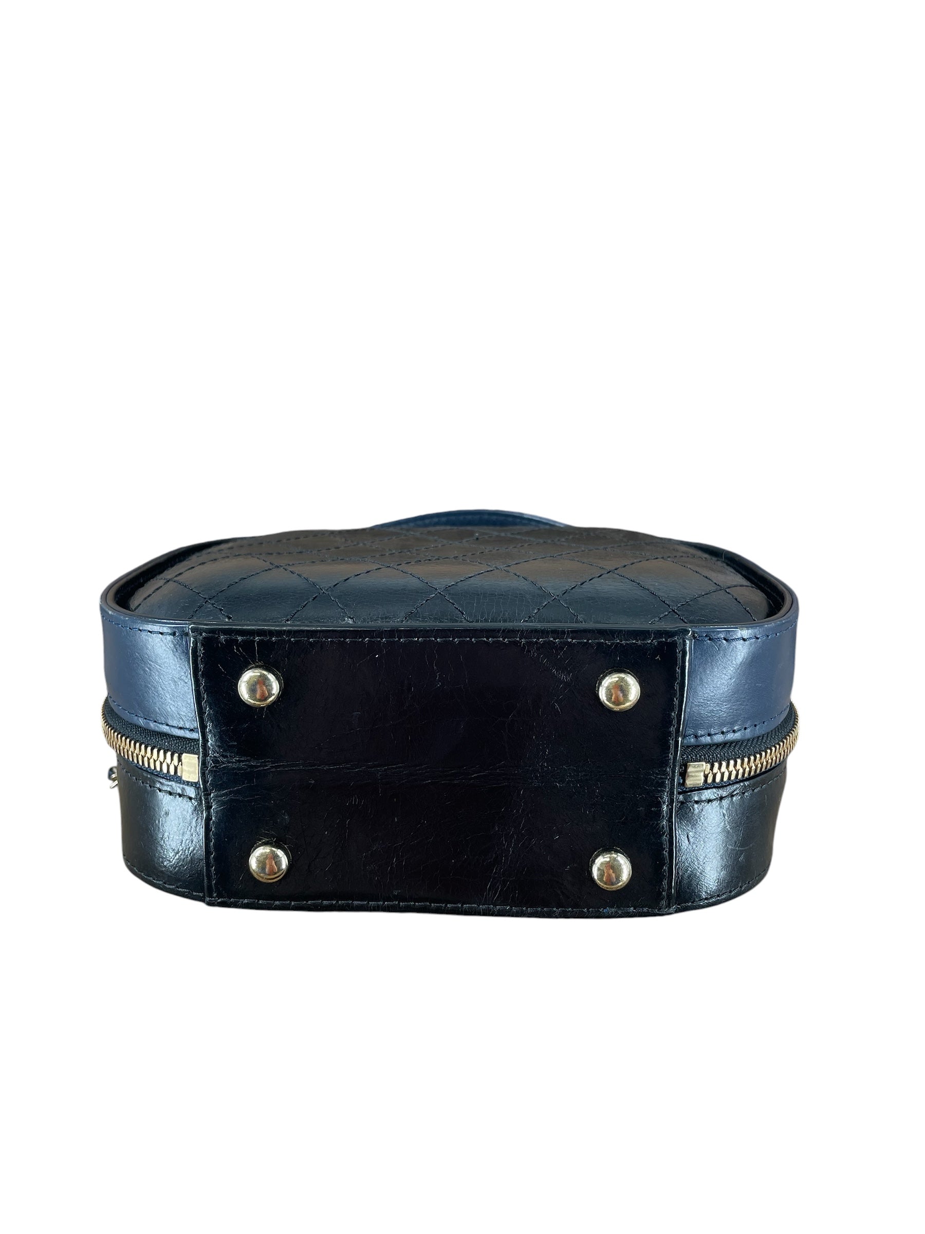 CHANEL/Bag/Leather/MLT/27147495 BLU BLK GLD HRDWRE view 3