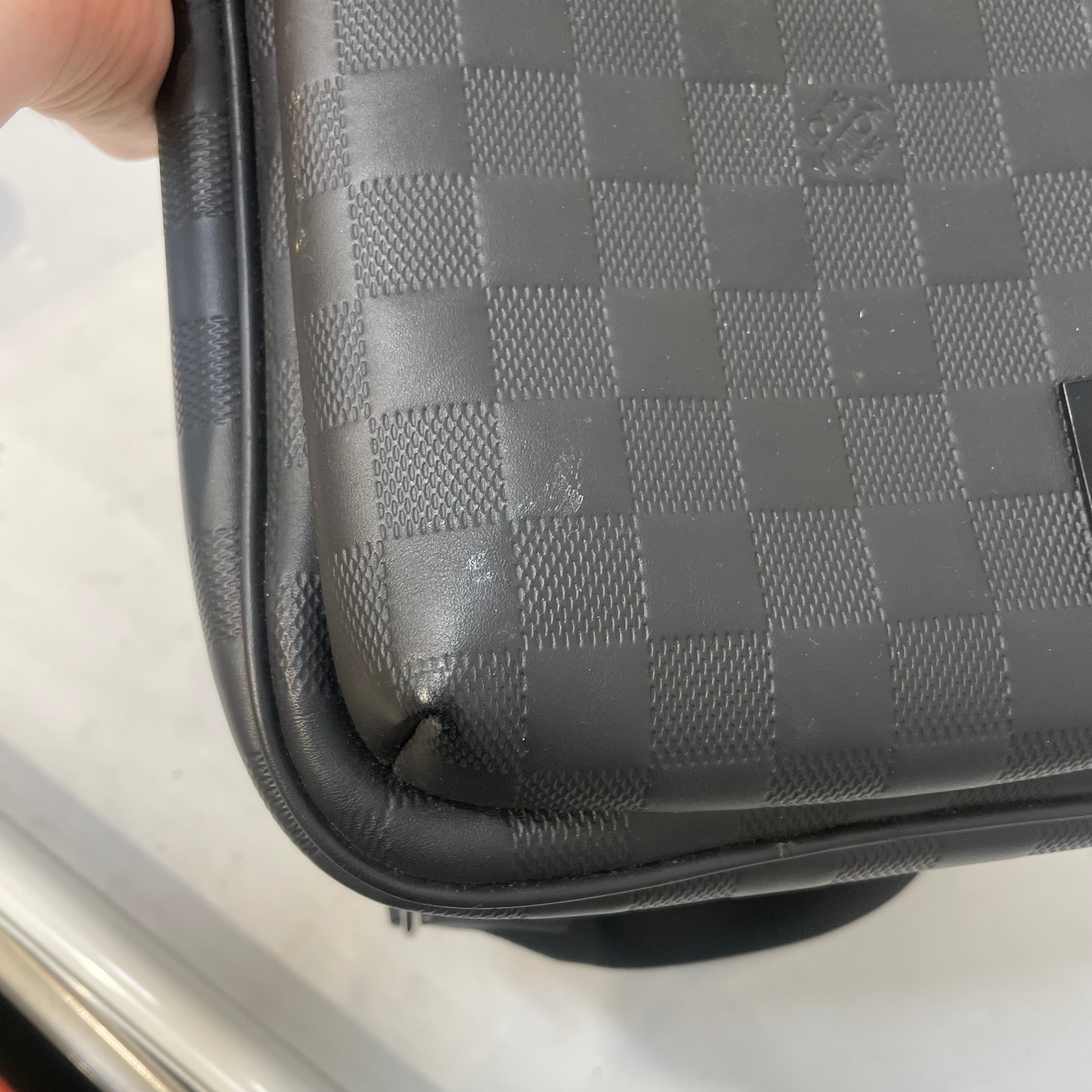 LOUIS VUITTON/Cross Body Bag/Monogram/Leather/BLK/avenue dling bag damier view 8