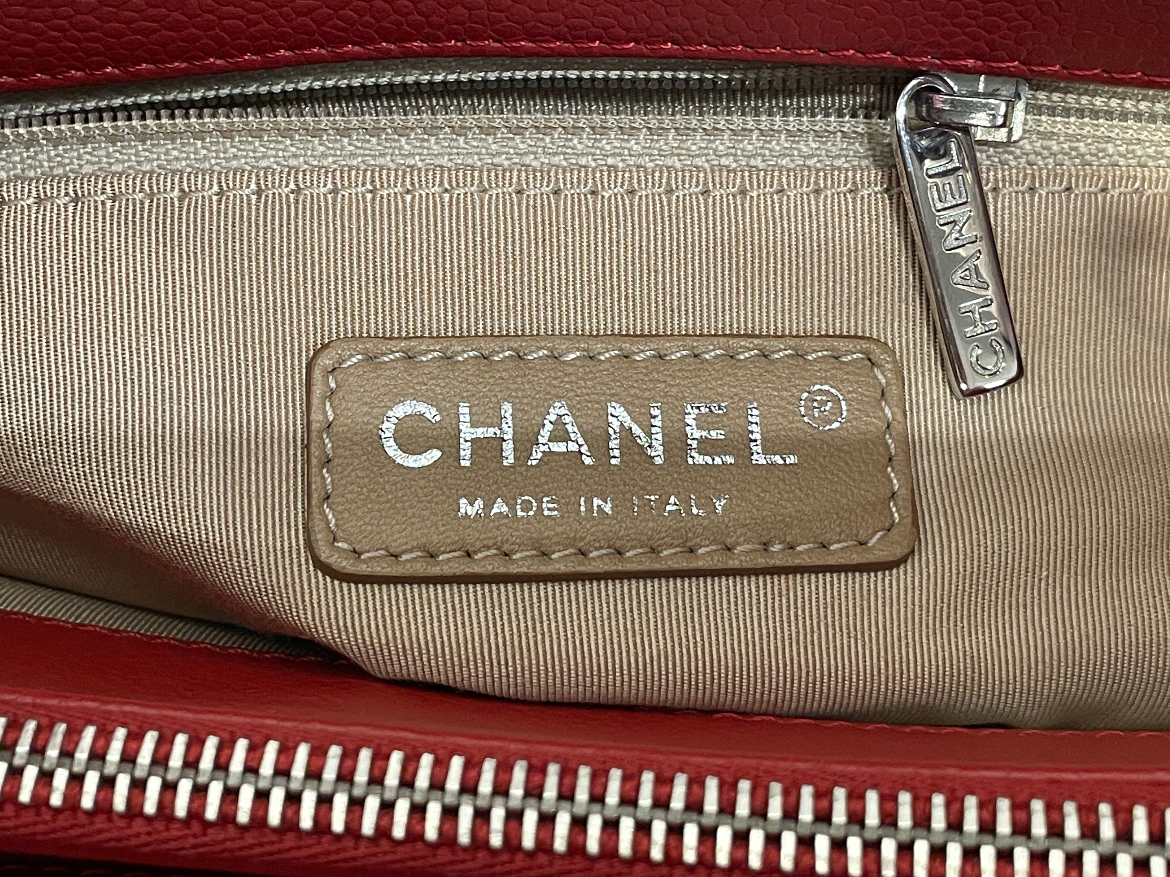 CHANEL/Cross Body Bag/Leather/RED/15708631 CAVIAR DOUBLE POCKET view 4