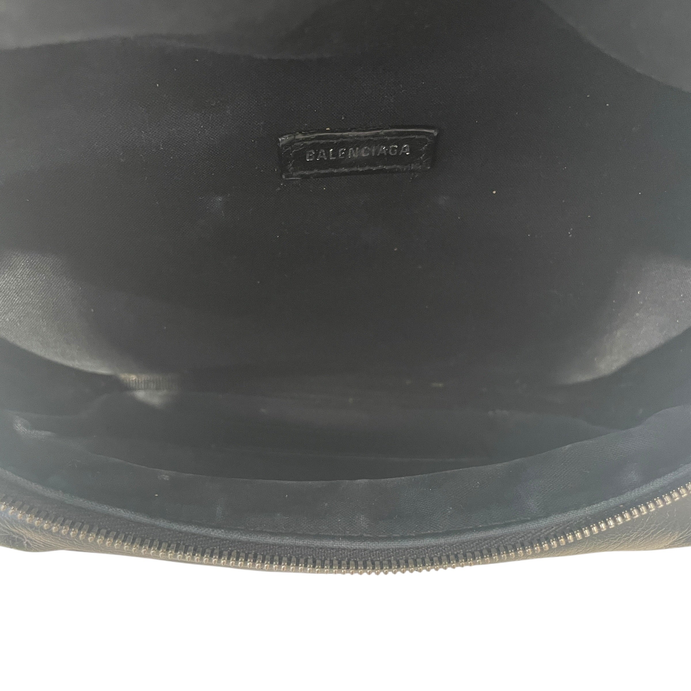 BALENCIAGA/Fanny Pack/Leather/BLK/ view 3