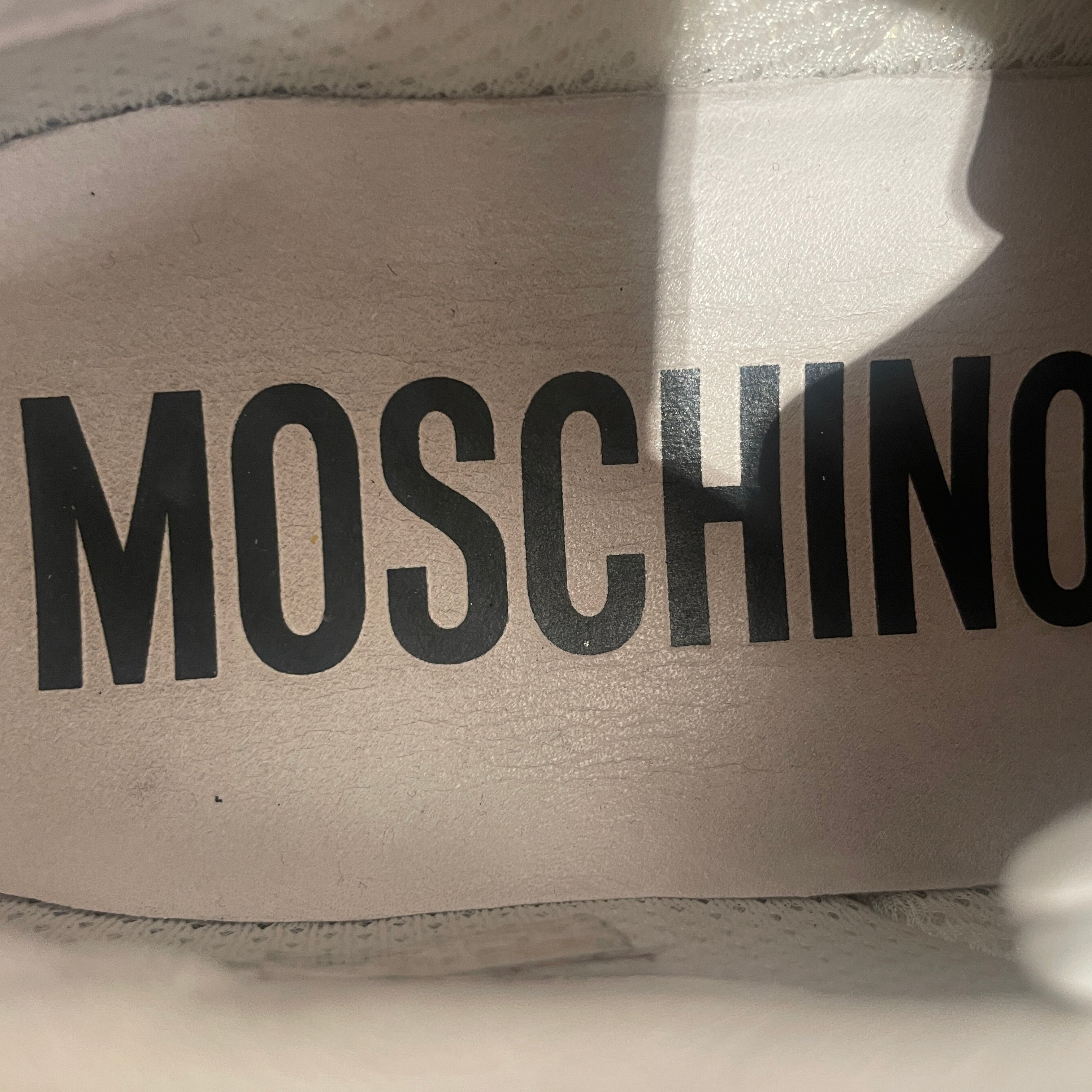 MOSCHINO/Low-Sneakers/EU 41/Acrylic/WHT/Moschino Shoes view 3