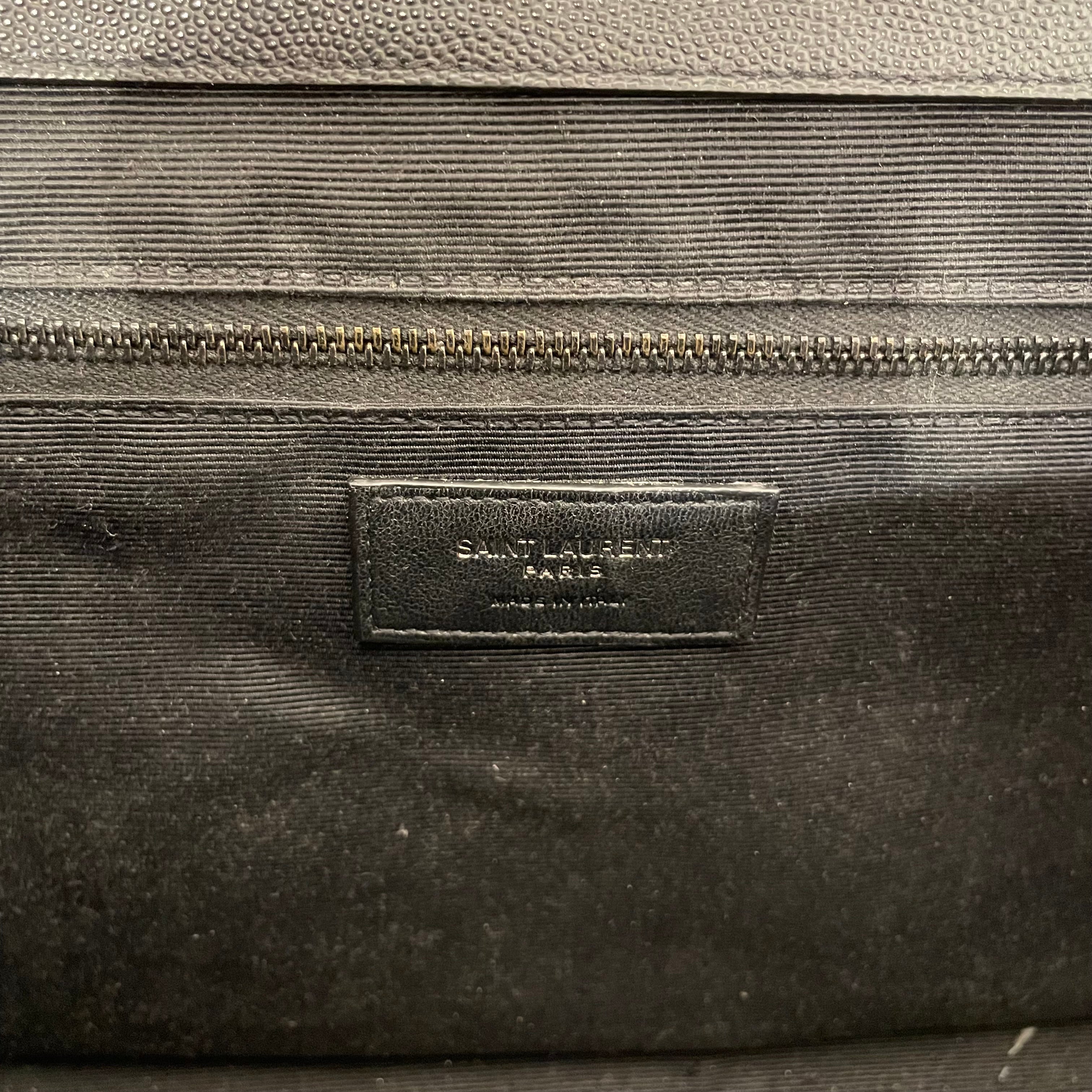 YVES SAINT LAURENT/Bag/Leather/BLK/Medium Quilted Envelope Shlder view 7