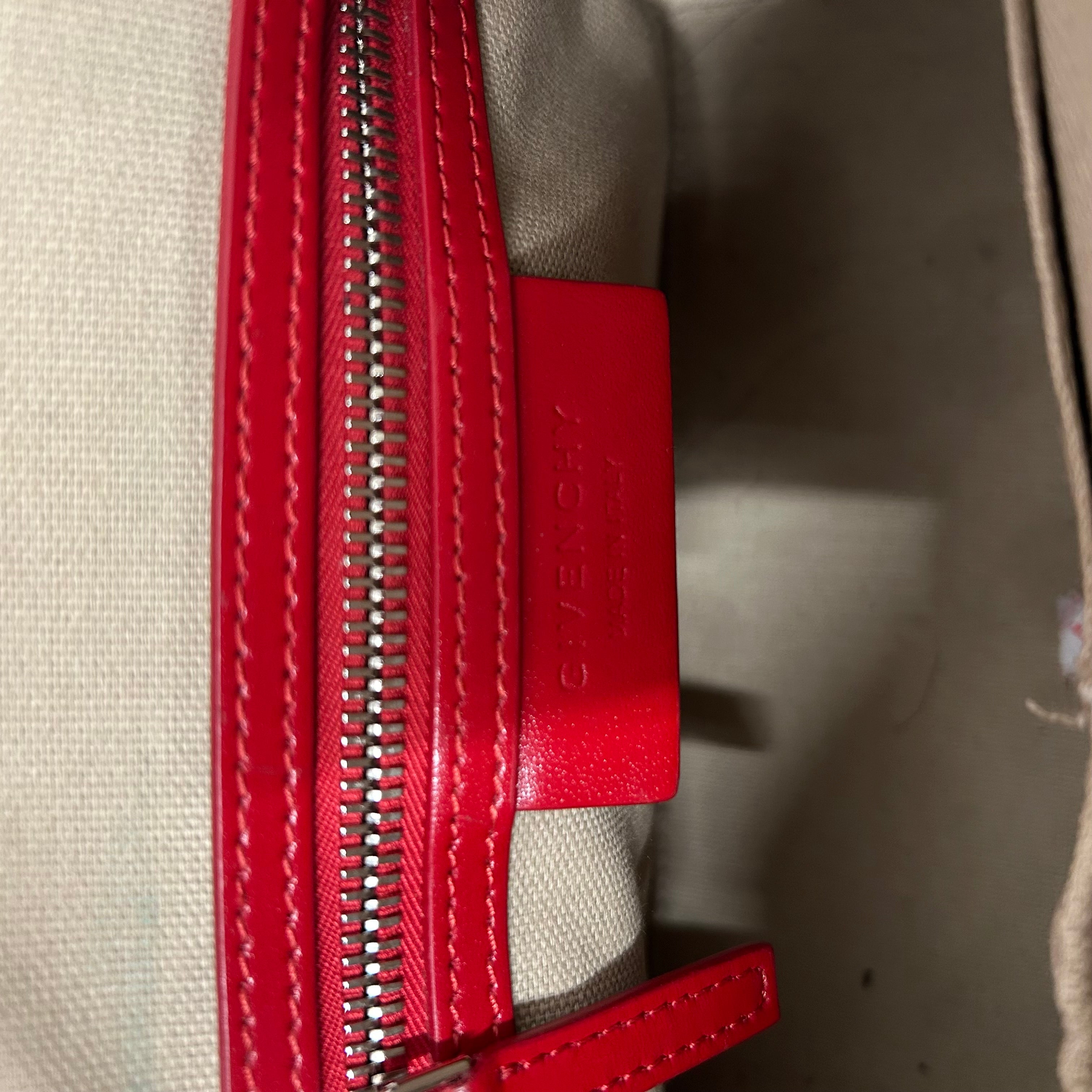 GIVENCHY/Bag/Leather/RED/ view 3
